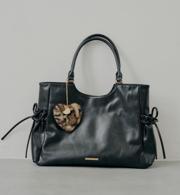  「ハートファーチャーム付きトートバッグ」|トートバッグ|ブラック