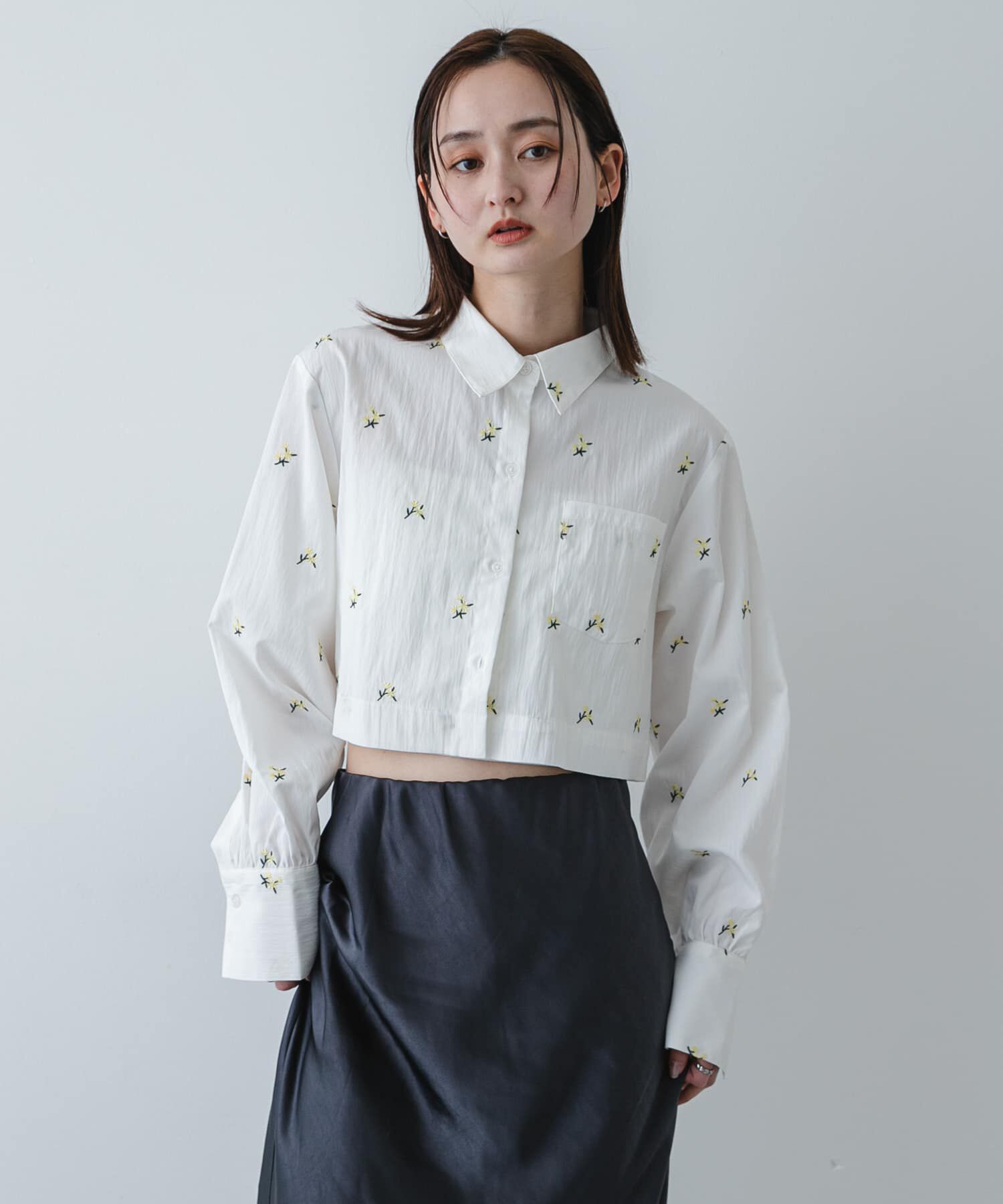 SENSE OF PLACE by URBAN RESEARCH「フラワーエンブロイダリークロップドシャツ」|シャツ・ブラウス|