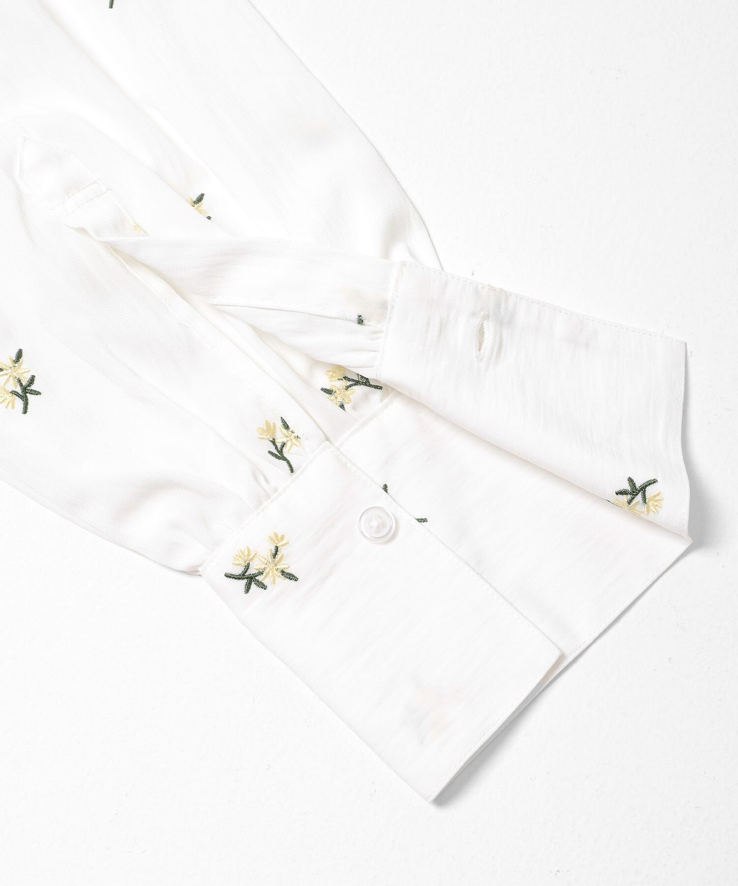 SENSE OF PLACE by URBAN RESEARCH「フラワーエンブロイダリークロップドシャツ」|シャツ・ブラウス|