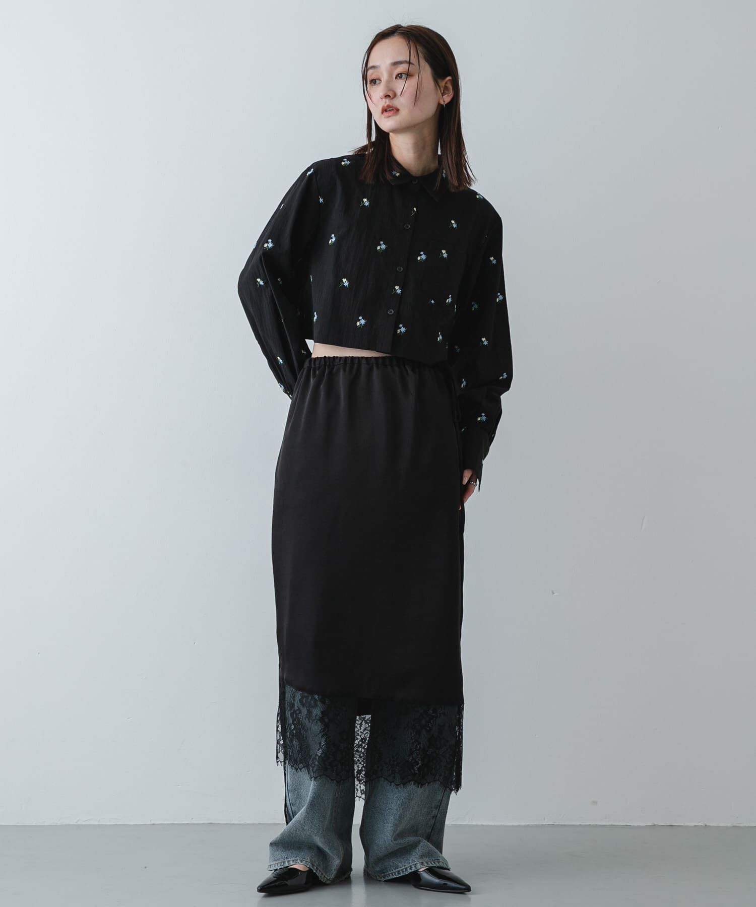 SENSE OF PLACE by URBAN RESEARCH「フラワーエンブロイダリークロップドシャツ」|シャツ・ブラウス|