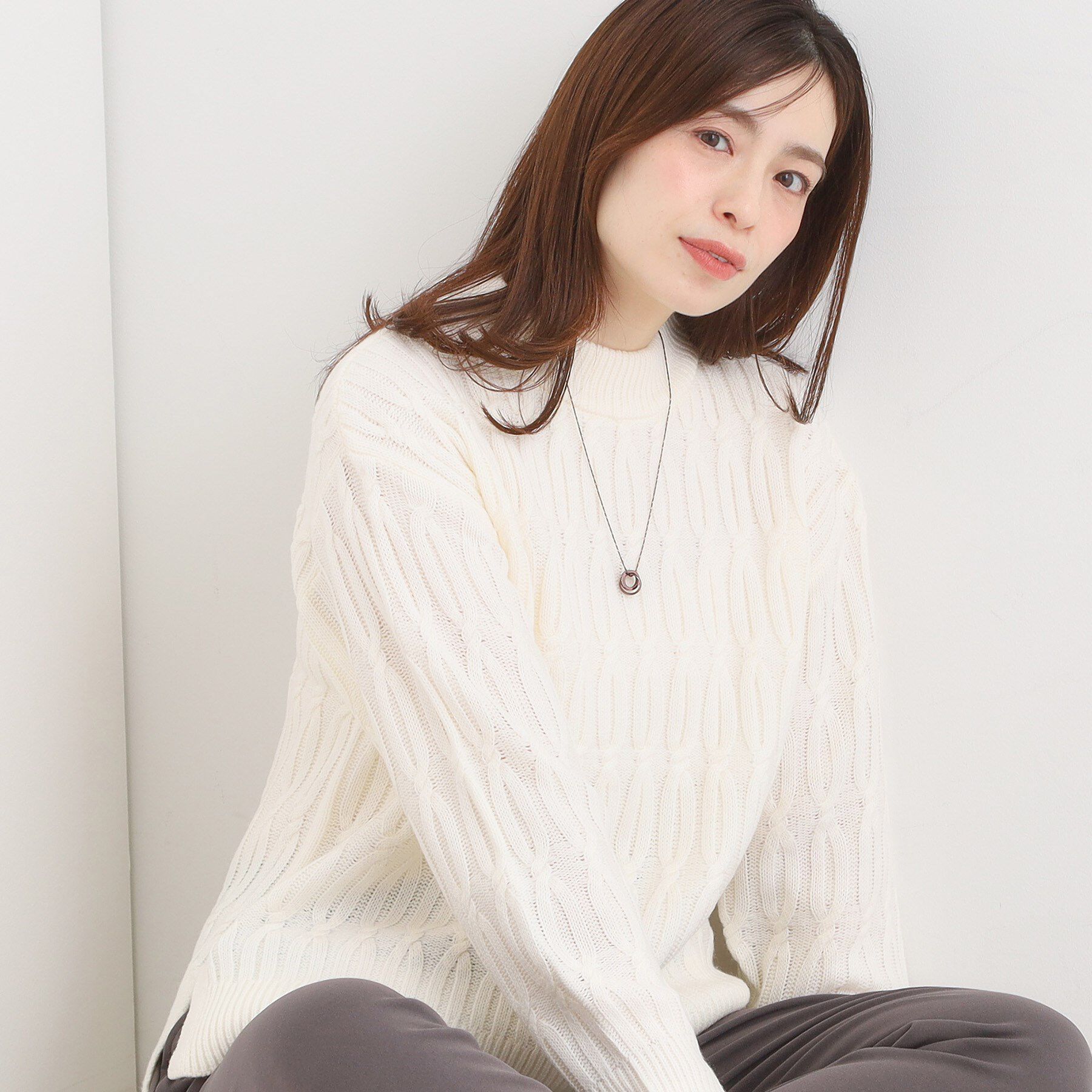 SHOO･LA･RUE「【洗濯機可／毛玉レス】シンプルケーブル柄ニット」|ニット・セーター|ホワイト(001)