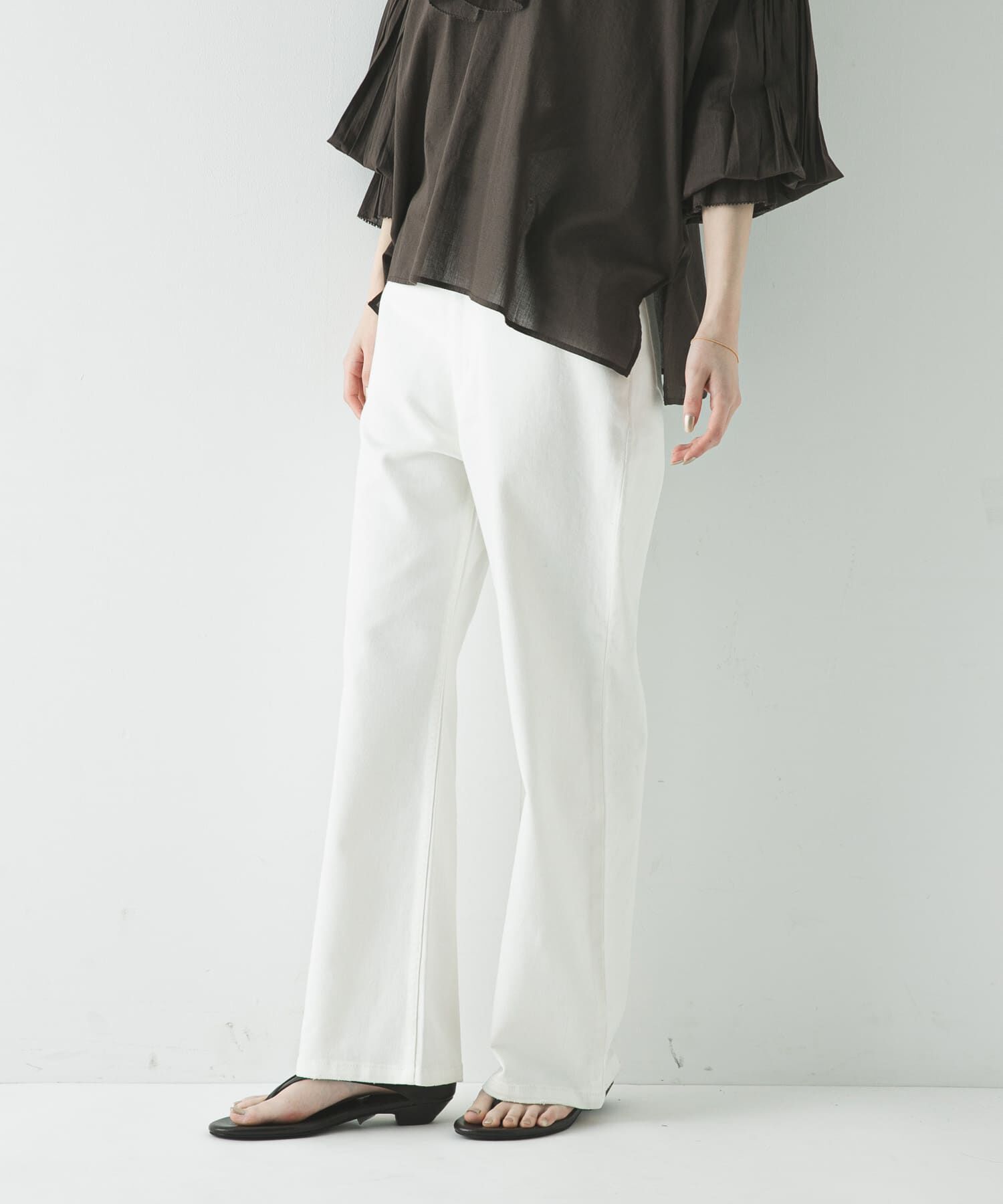 URBAN RESEARCH「『3サイズ展開』綿麻デニムストレートパンツ」|デニム|