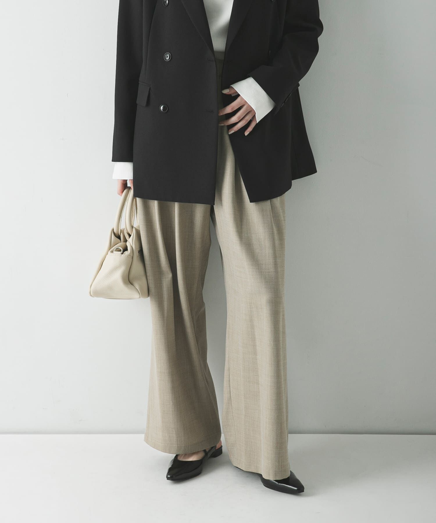 URBAN RESEARCH「『3サイズ展開』『イージーケア』タックギャザーストレートパンツ」|その他|