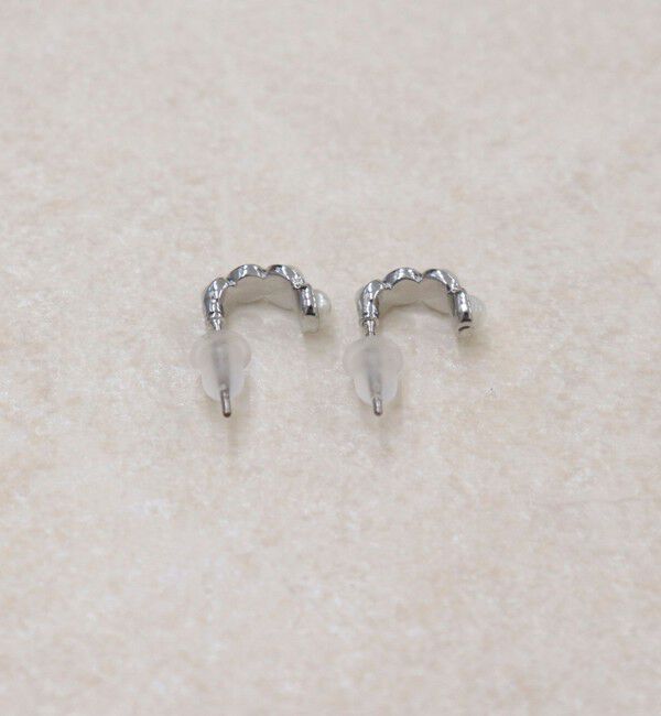 fredy emue「埋込パールCカーブピアス」|ピアス|