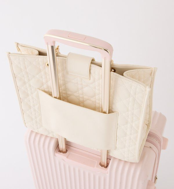  「【WEB限定リバイバル】エンブレム付きキルティングキャリーオントート」|ショルダー・メッセンジャー|