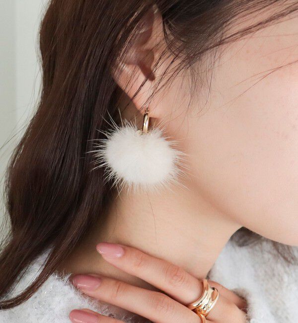fredy emue「ミンクファーカスタムフープピアス」|ピアス|アイボリー