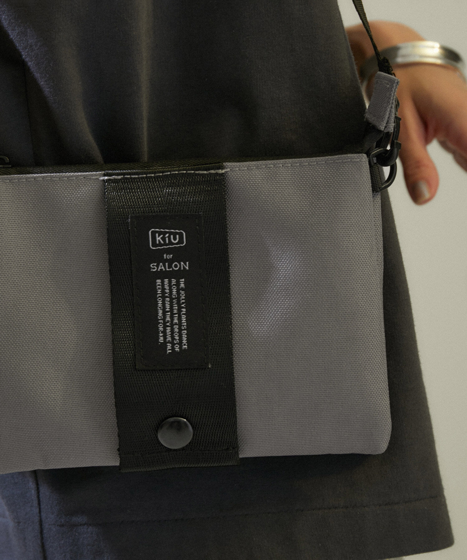 SALON adam et rope'「【KiU for SALON（キウ）】[撥水加工]別注エチケットポーチ/サコッシュ」|ショルダー・メッセンジャー|