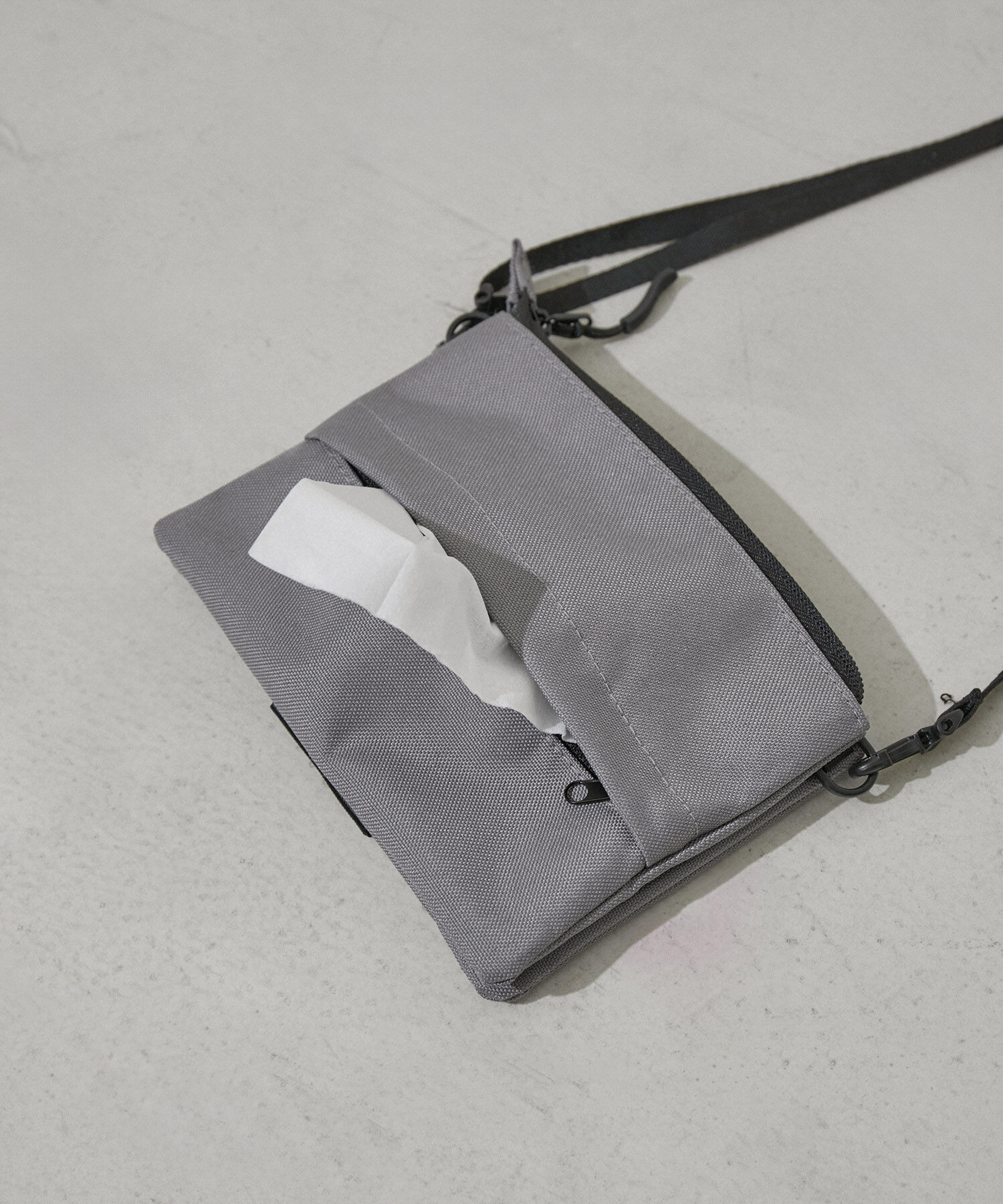 SALON adam et rope'「【KiU for SALON（キウ）】[撥水加工]別注エチケットポーチ/サコッシュ」|ショルダー・メッセンジャー|