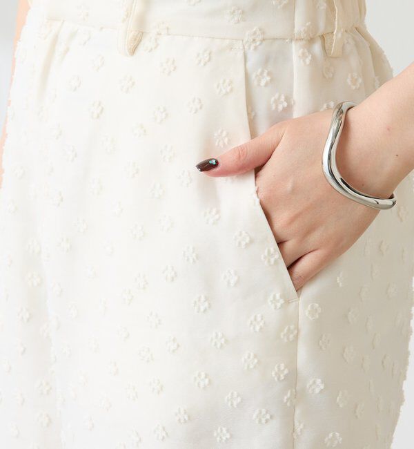  「【着映えデザイン】立体フラワーシアーワイドパンツ」|チノ|