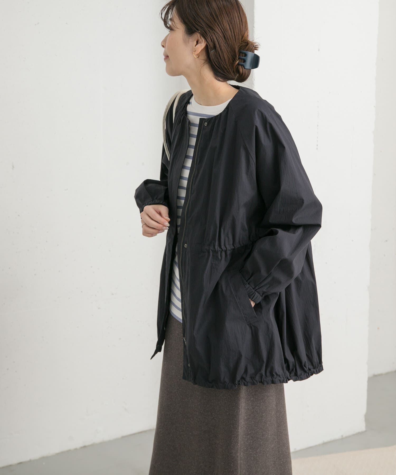 URBAN RESEARCH DOORS「ギャザーノーカラーブルゾン」|ブルゾン・スタジャン|