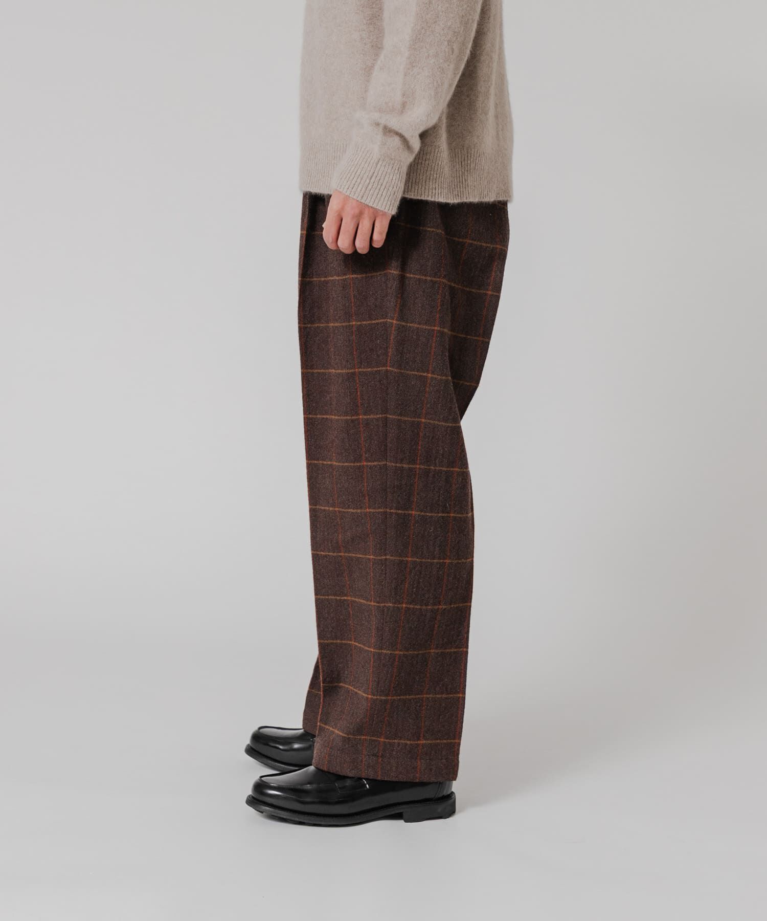 URBAN RESEARCH「new basic　DRY WOOL SLACKS PANTS」|その他|
