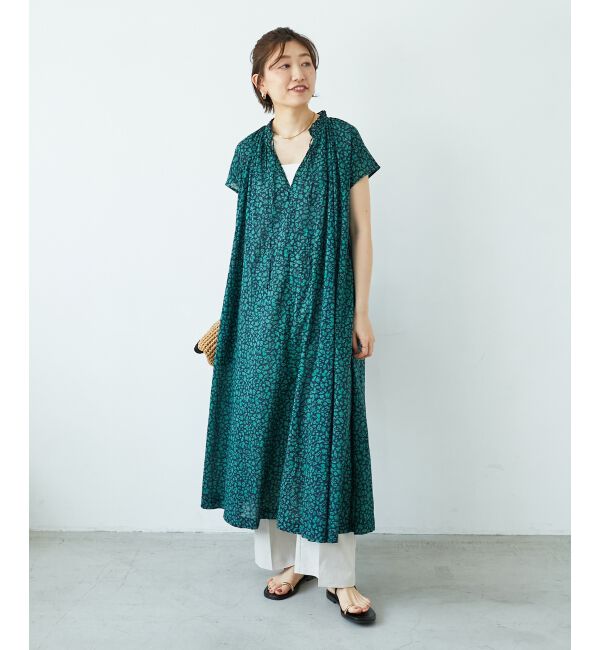  「《手洗い可能》フラワープリントネックギャザーワンピース」|ワンピース|