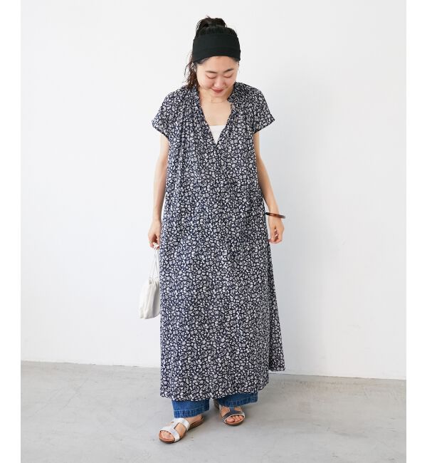  「《手洗い可能》フラワープリントネックギャザーワンピース」|ワンピース|
