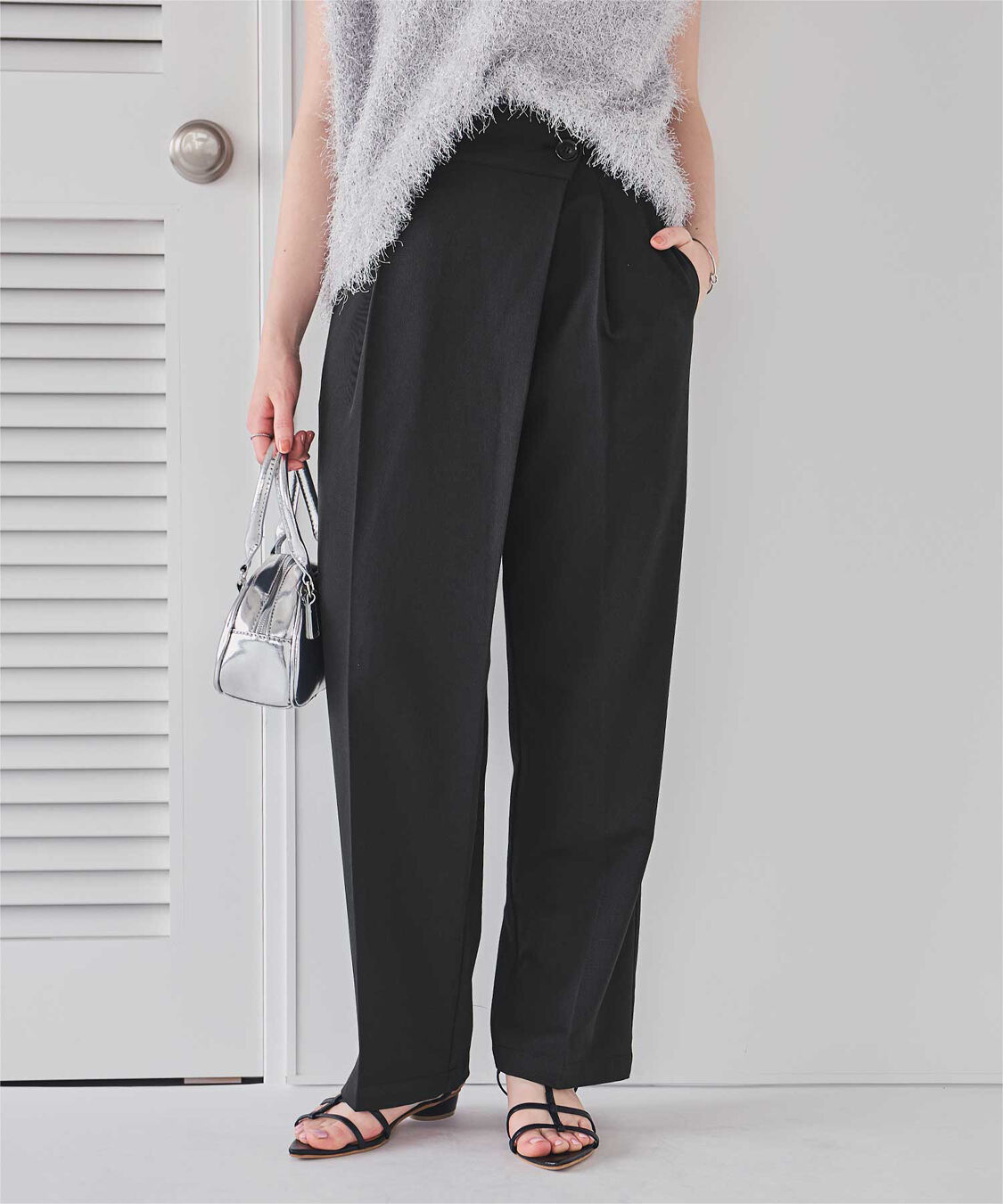 ur's「ラップ風デザインハイウエストパンツ」|スラックス|ブラック