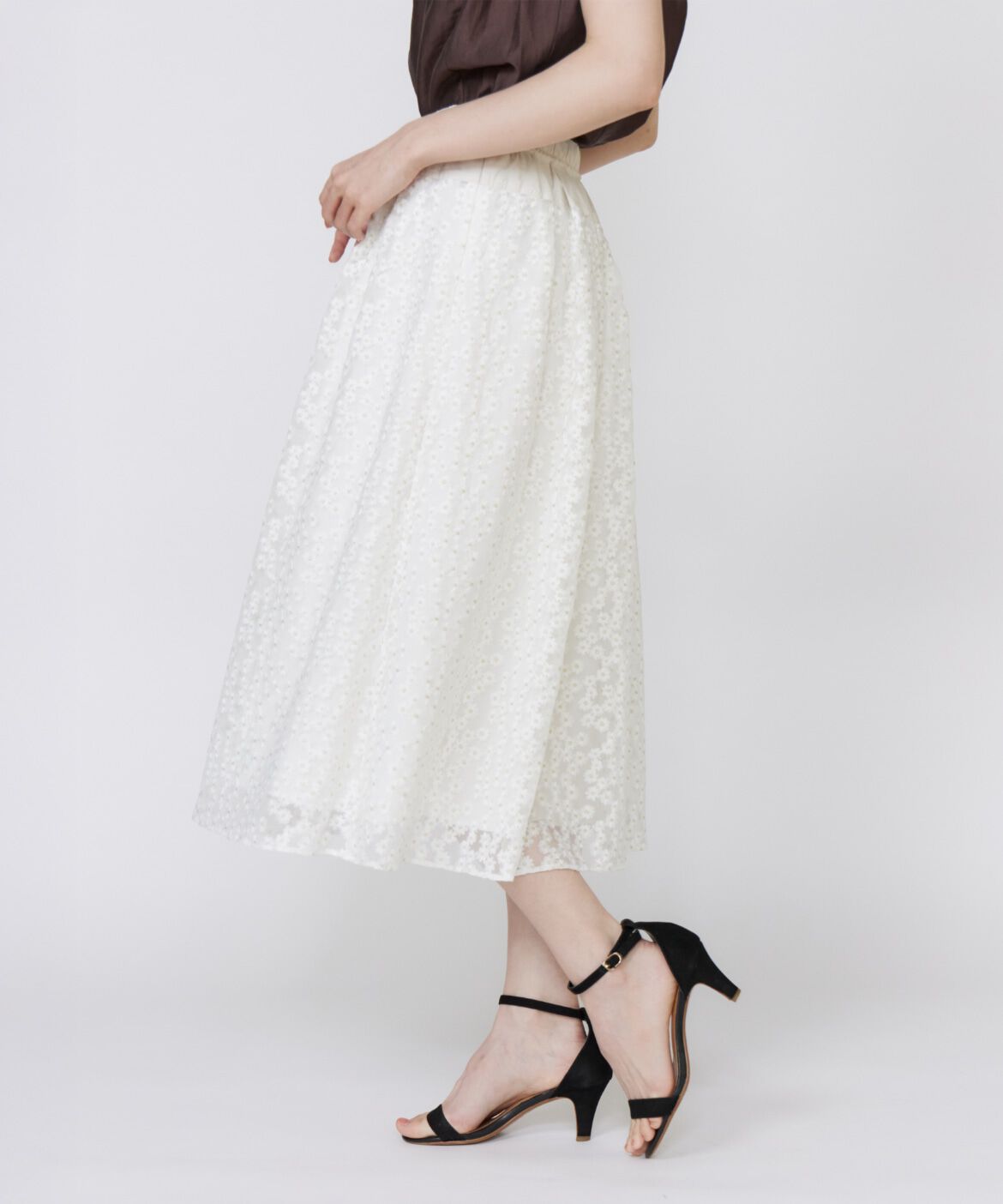 Maglie le cassetto「フラワー刺繍タックスカート」|フレア|