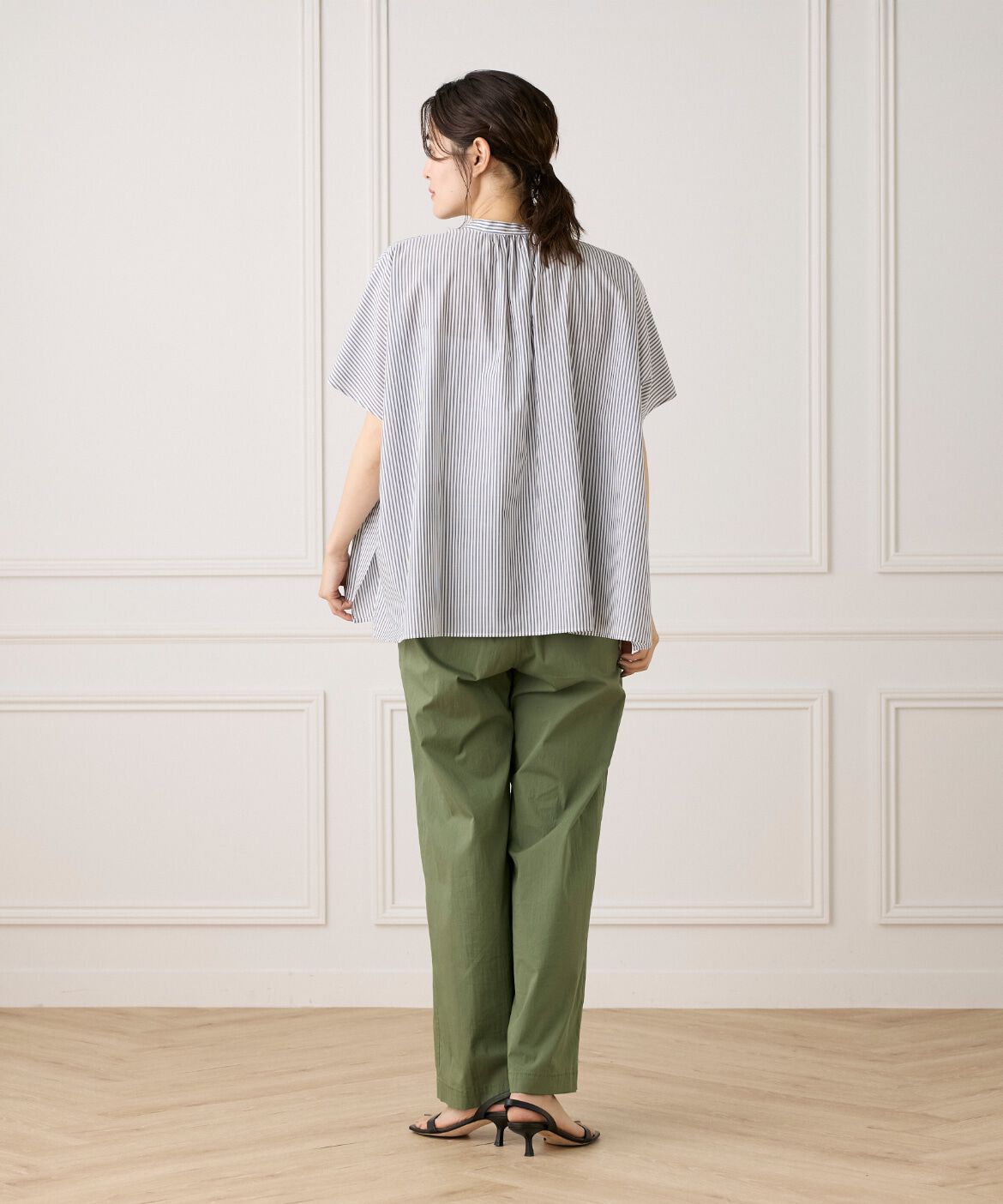 7-IDconcept.「《WEB限定カラー》ポンチョ風バンドカラーブラウス」|シャツ・ブラウス|