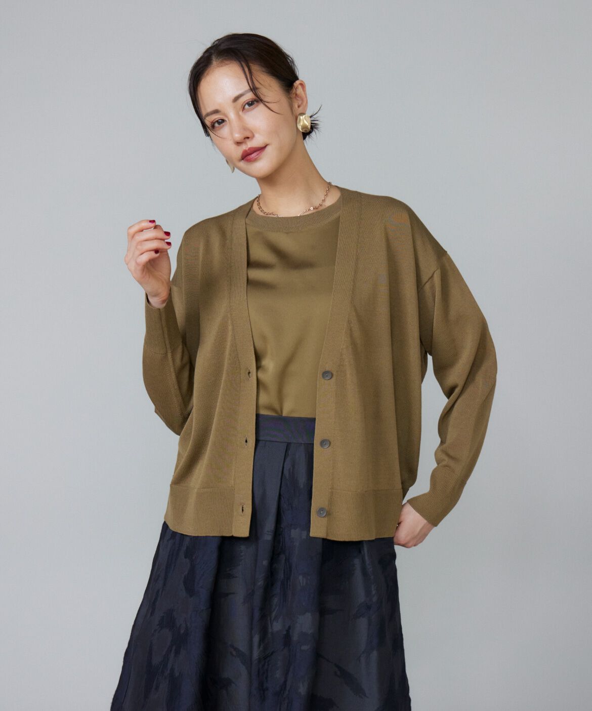 Le Souk「《大きいサイズ》シルキーライクVネックニットカーディガン」|カーディガン|