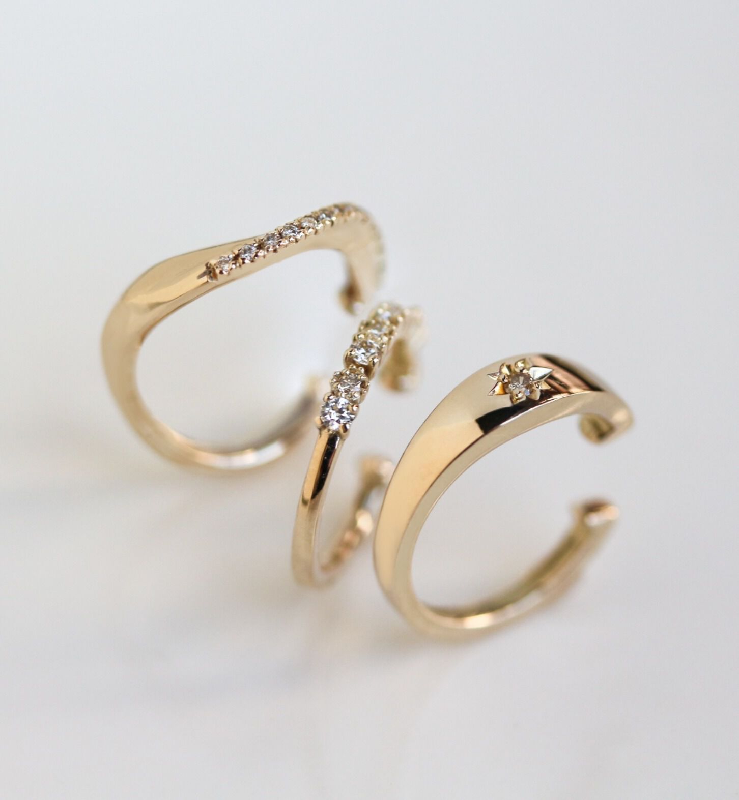  「ダイヤモンド ハーフエタニティ シリウス イヤーカフ | K10YG 【片耳用】」|イヤーカフ|