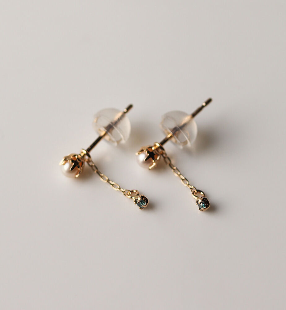  「ブルーダイヤモンド / パール チャーム ピアス | K10YG」|ピアス|
