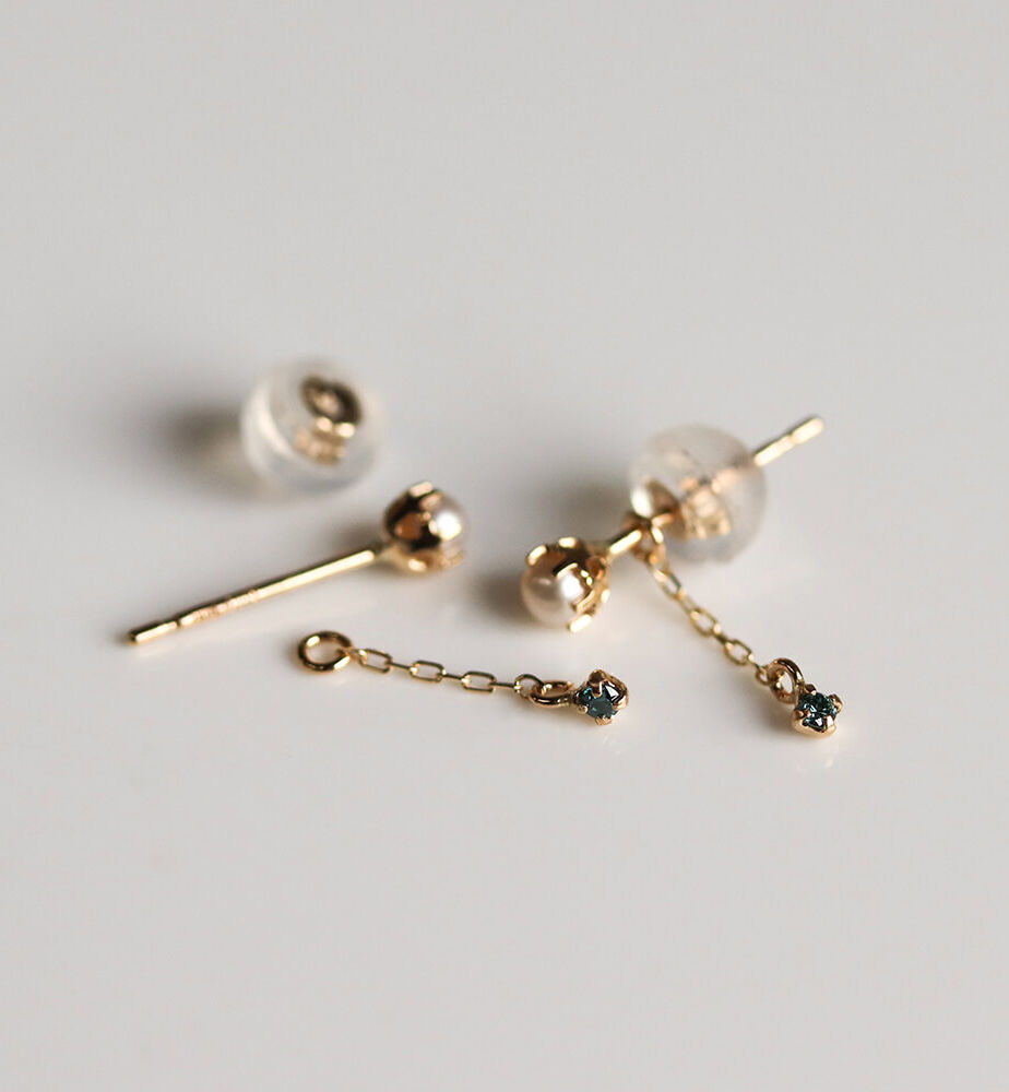  「ブルーダイヤモンド / パール チャーム ピアス | K10YG」|ピアス|