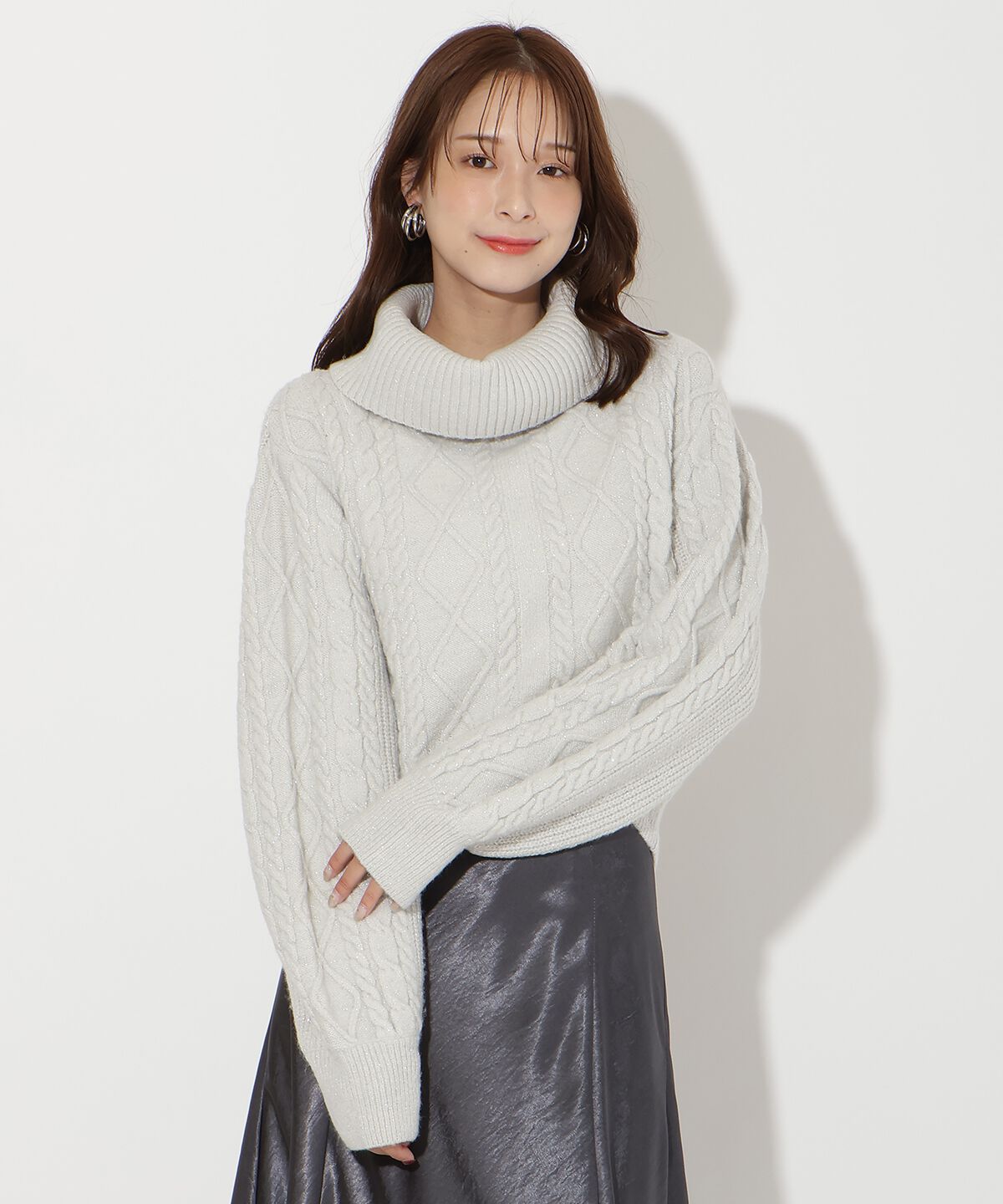 アンドクチュール「ラメケーブルタートルニットプルオーバー」|ニット・セーター|