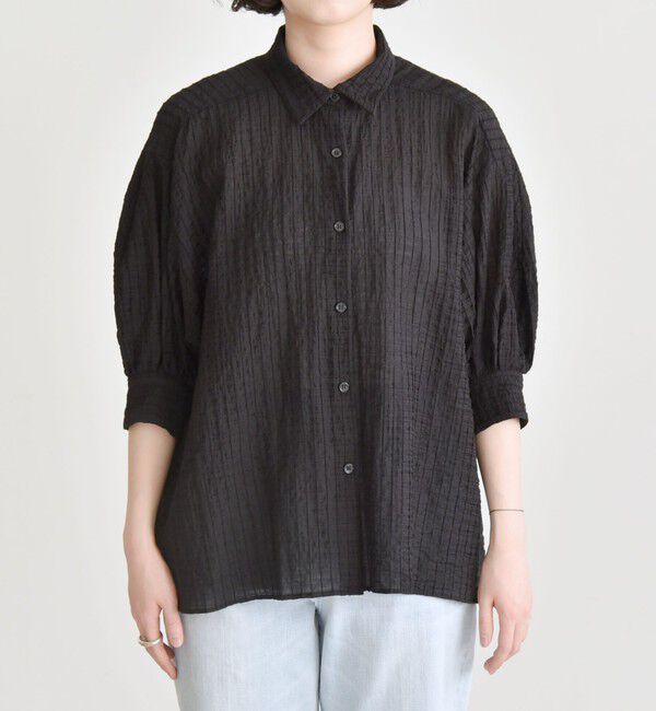 quaranciel「quaranciel :〈洗濯機可能〉シアー バンピー レギュラーカラー パフ シャツ ブラウス」|シャツ・ブラウス|