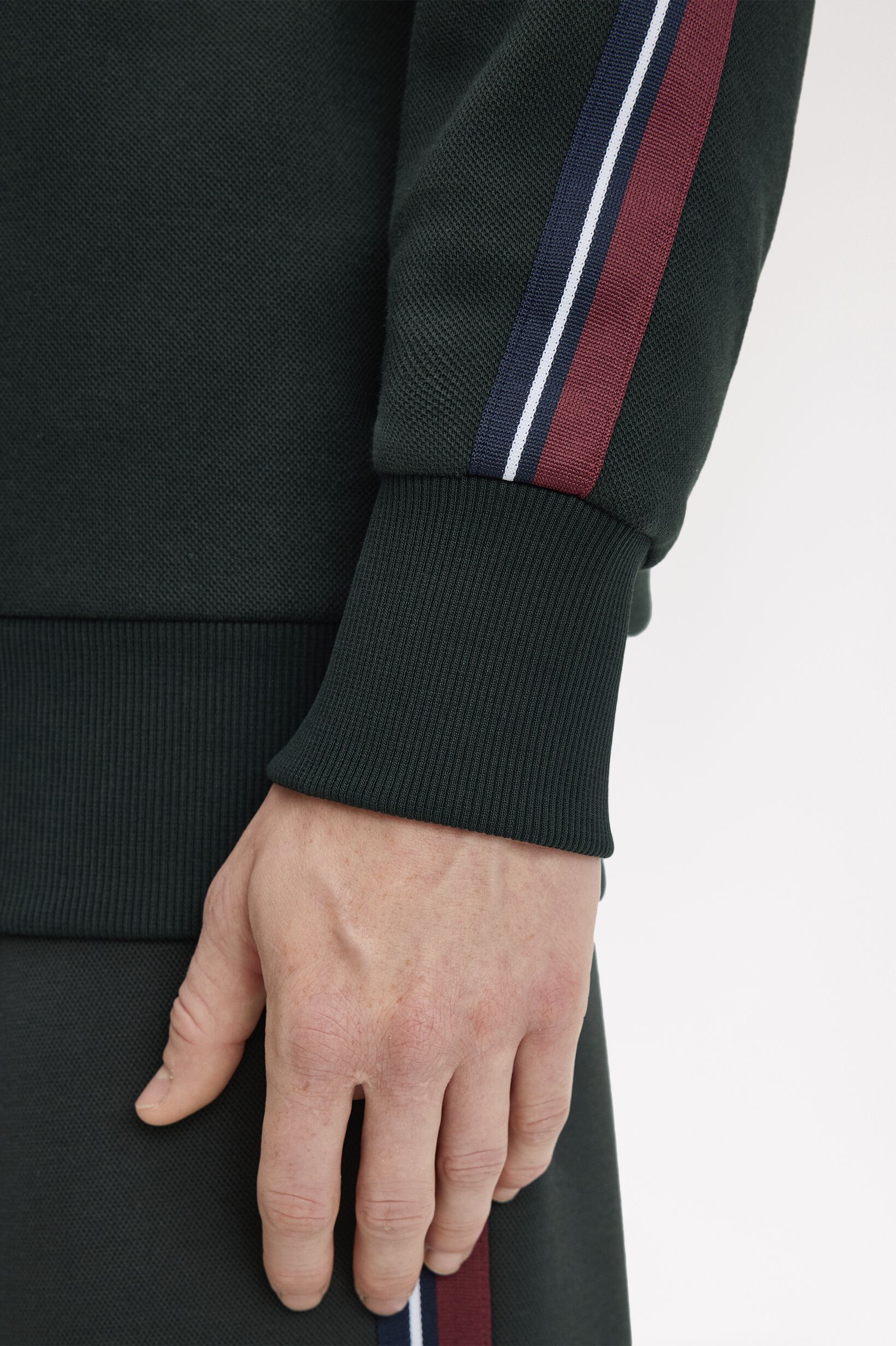 FRED PERRY 「Twisted Stripe Tape Half Zip Sweatshirt」|スウェット・ジャージ|