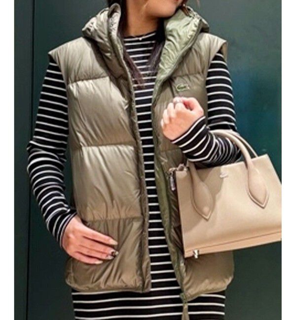 LACOSTE「撥水 バックステッチダウンベスト / スタンドジップダウン」|ダウンベスト・ベスト|カーキ