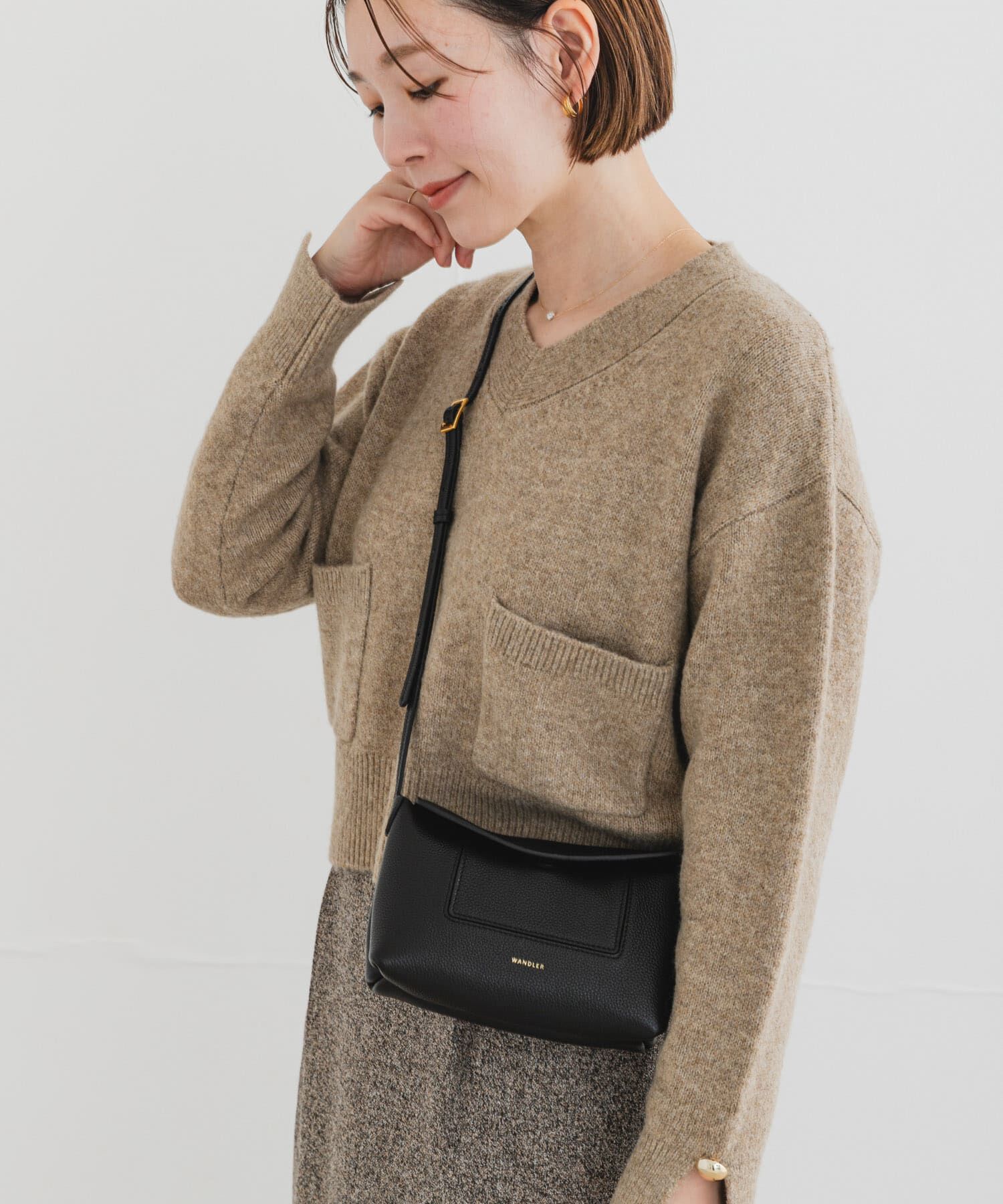 URBAN RESEARCH ROSSO「F by ROSSO　Vネック釦デザインニット」|ニット・セーター|