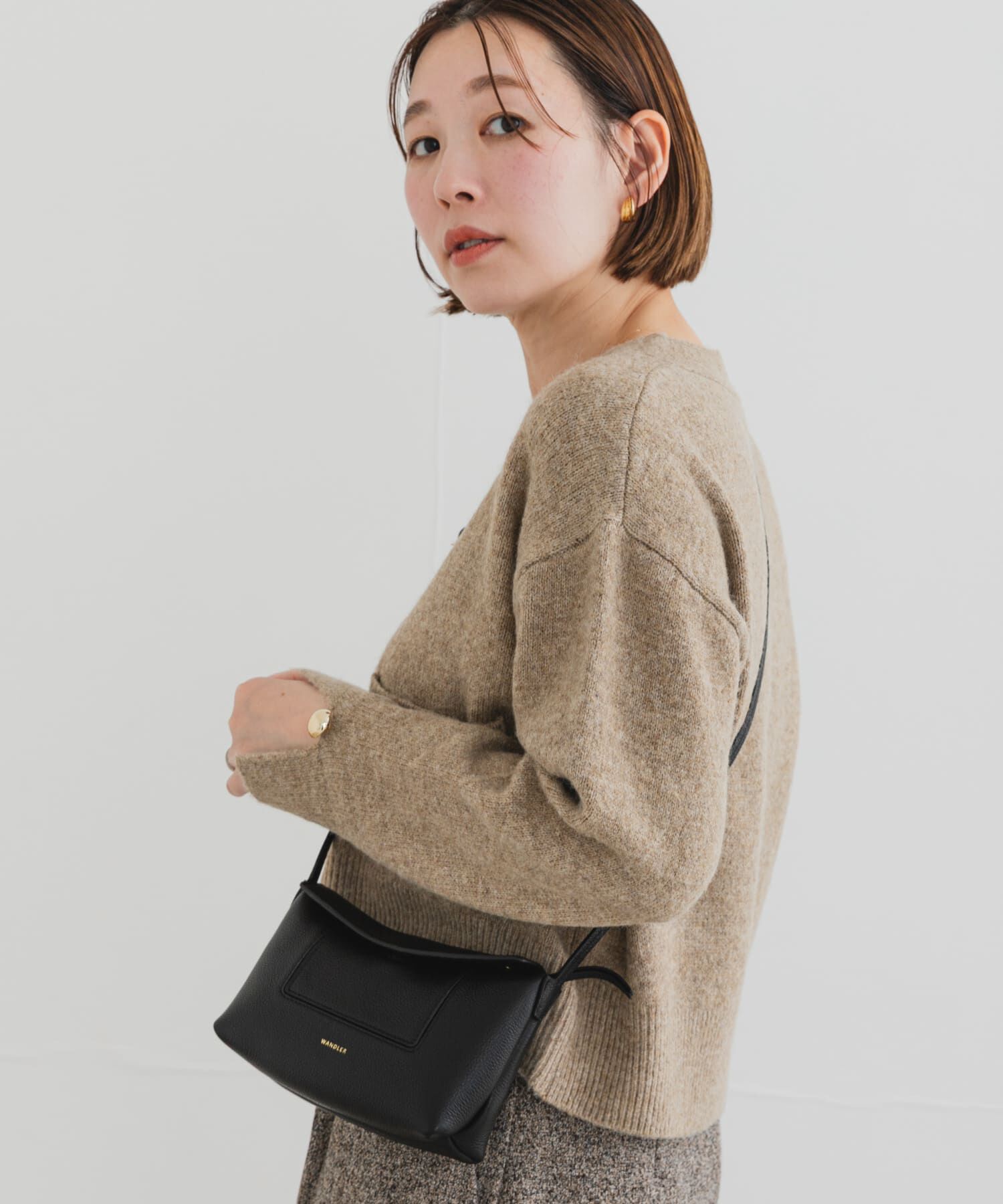 URBAN RESEARCH ROSSO「F by ROSSO　Vネック釦デザインニット」|ニット・セーター|