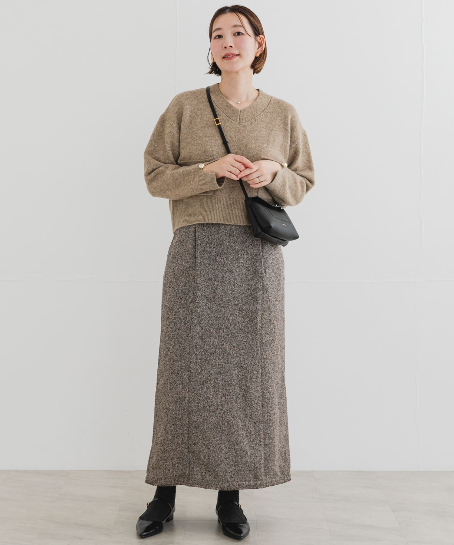 URBAN RESEARCH ROSSO「F by ROSSO　Vネック釦デザインニット」|ニット・セーター|