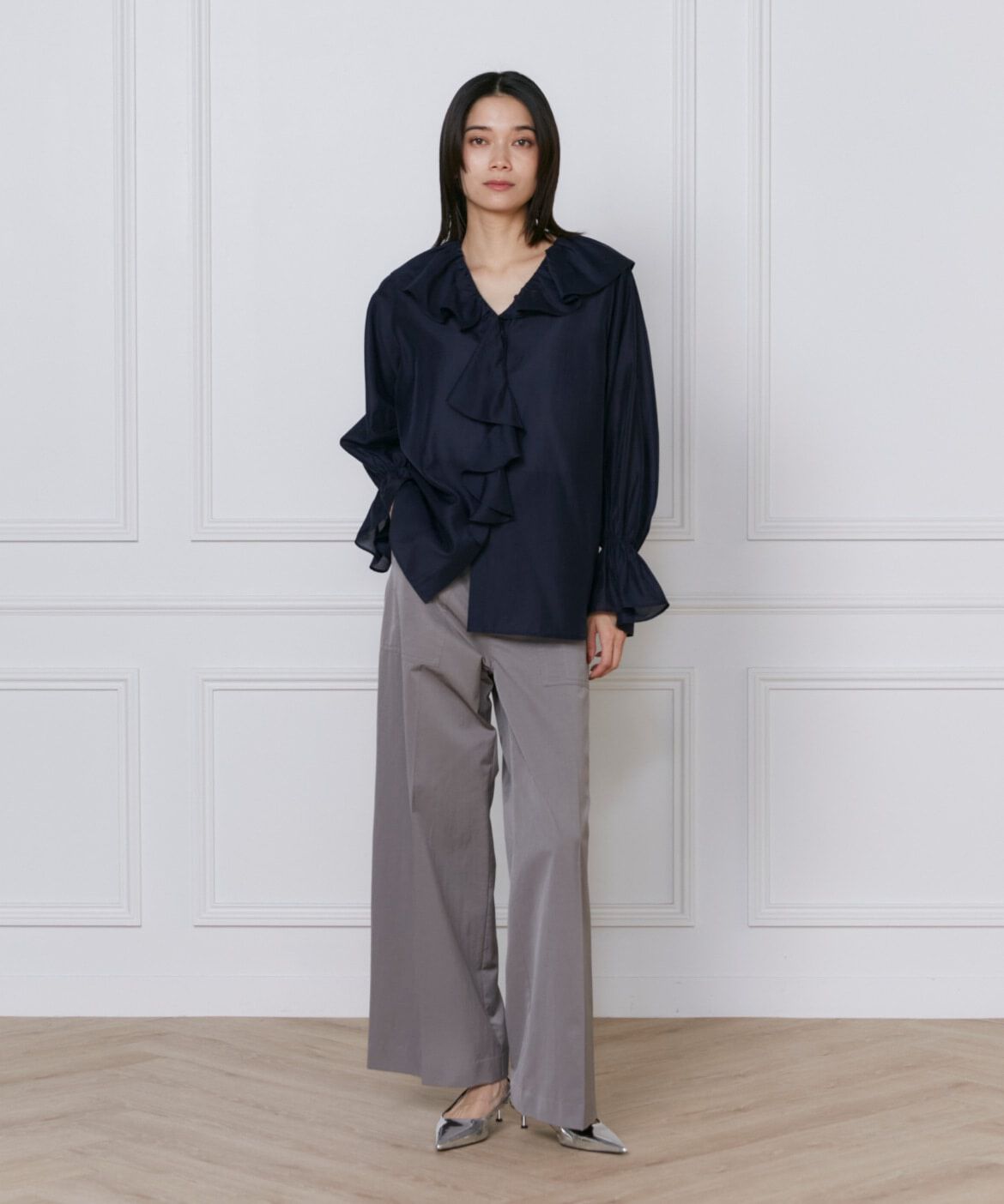 INED「《大きいサイズ》シャイニーローンフリルブラウス」|シャツ・ブラウス|