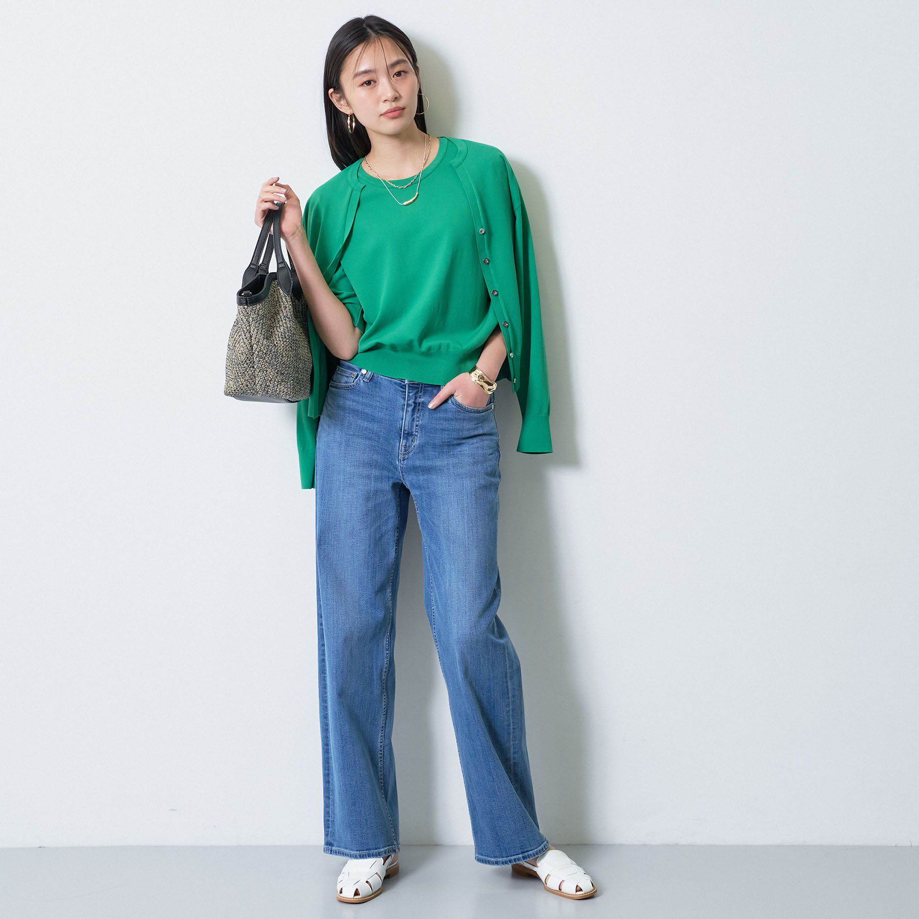 INDIVI「【春の新色登場！褒められデニム】ワイドストレート デニムパンツ」|デニム|