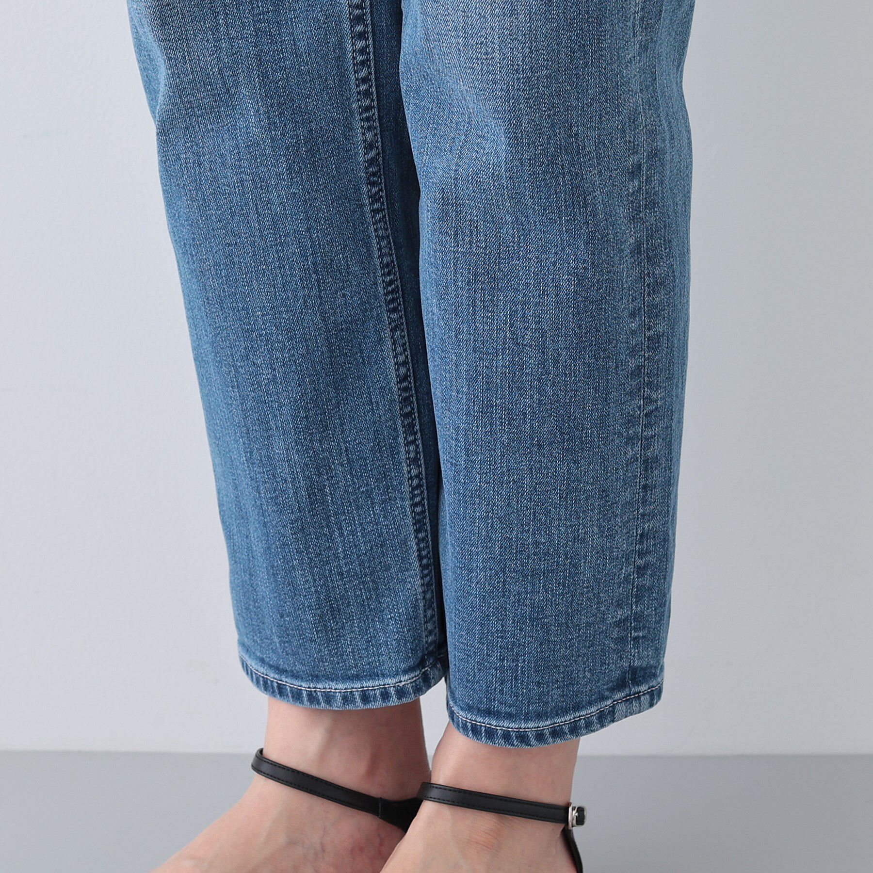 INDIVI「【春の新色登場！褒められデニム】スリムストレート デニムパンツ」|デニム|