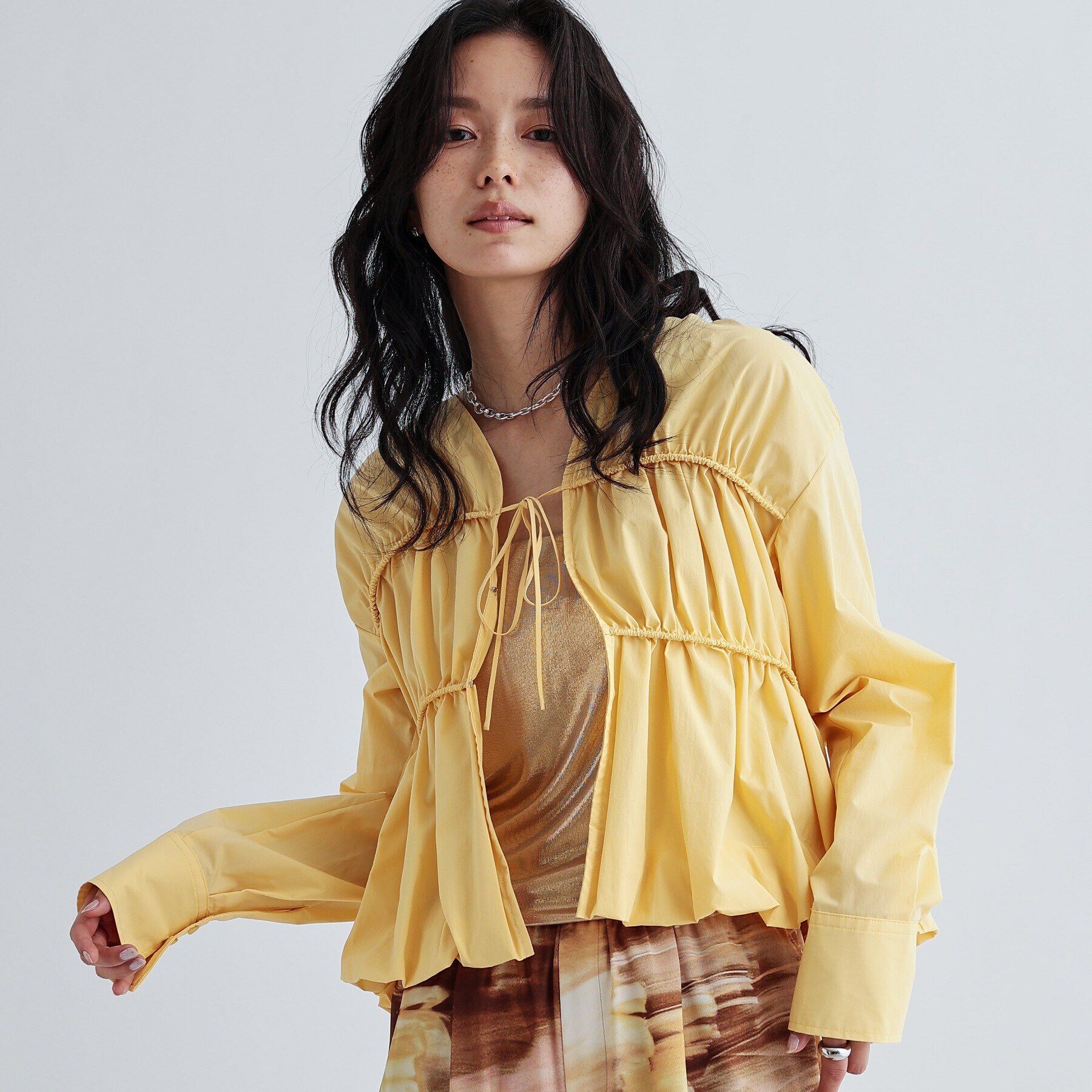 GALLEST「シャーリングギャザーブラウス【フロントボタン/前開き】」|シャツ・ブラウス|