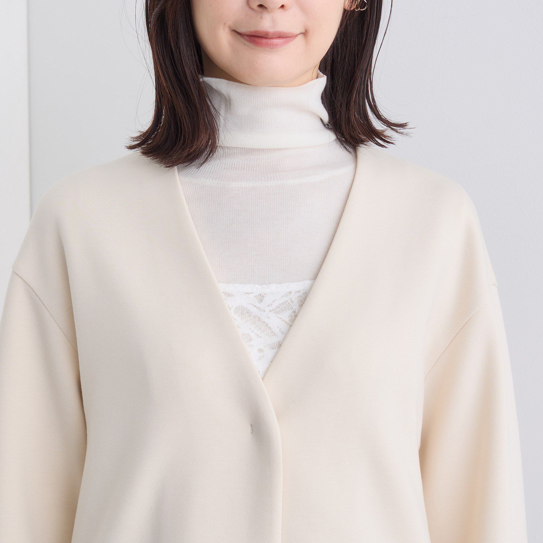 INDIVI「【秋／軽羽織り】ノーカラーミドル丈ライトコート」|ノーカラージャケット|