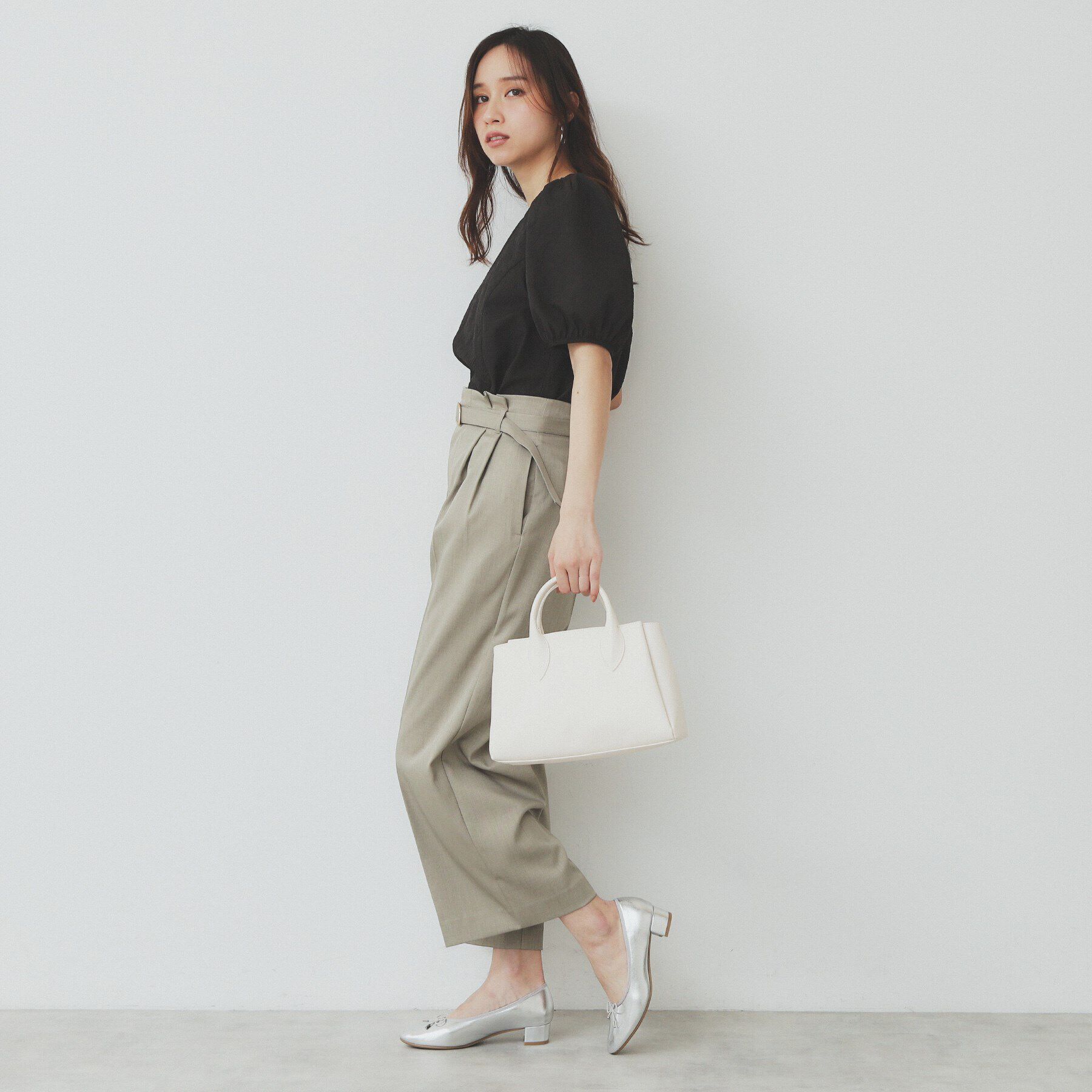 index「フラワージャカードパフフレアブラウス【洗濯機洗い可/防シワ】」|シャツ・ブラウス|