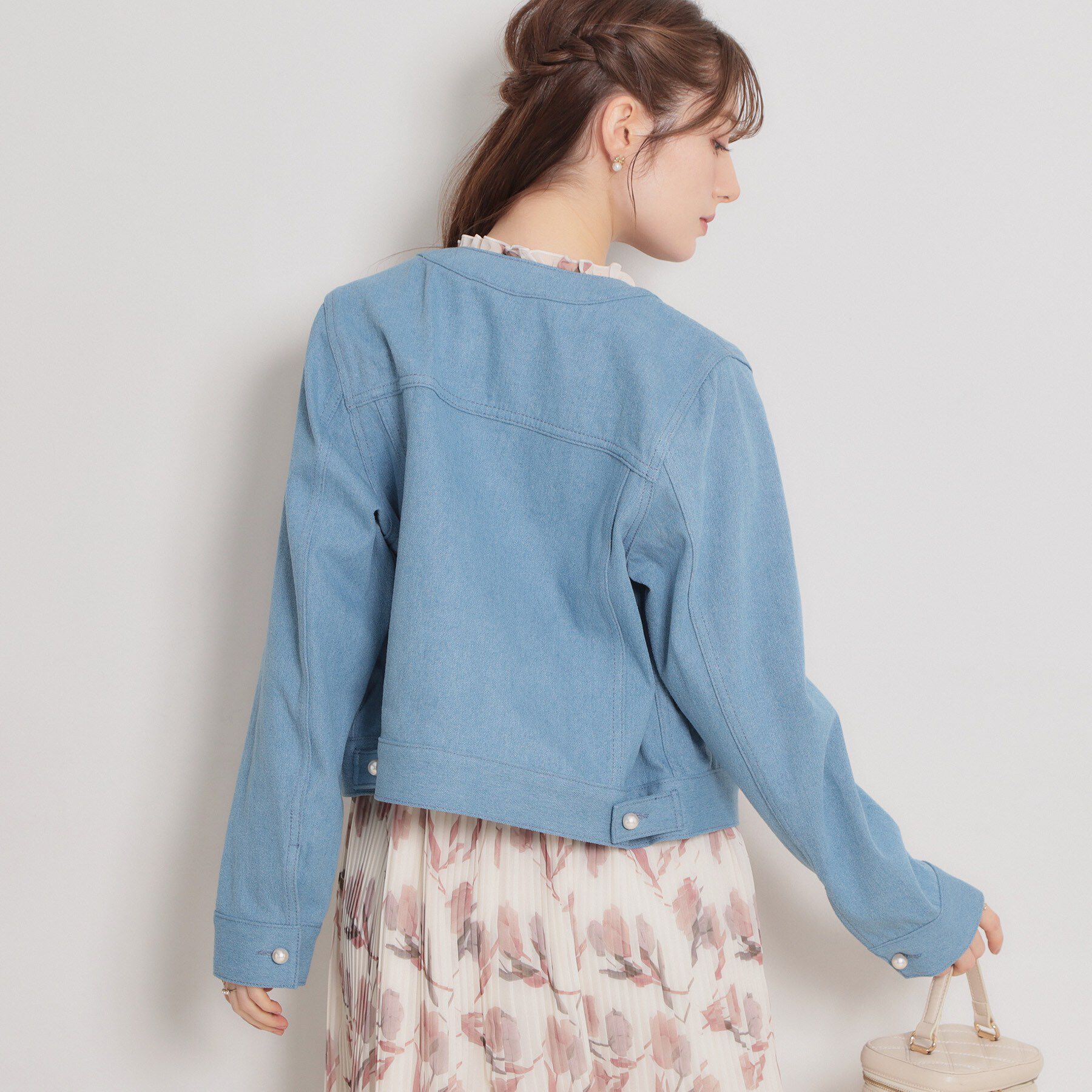 Couture broach「【洗える・綿100％】パール調ボタン デニムジャケット」|デニムジャケット|