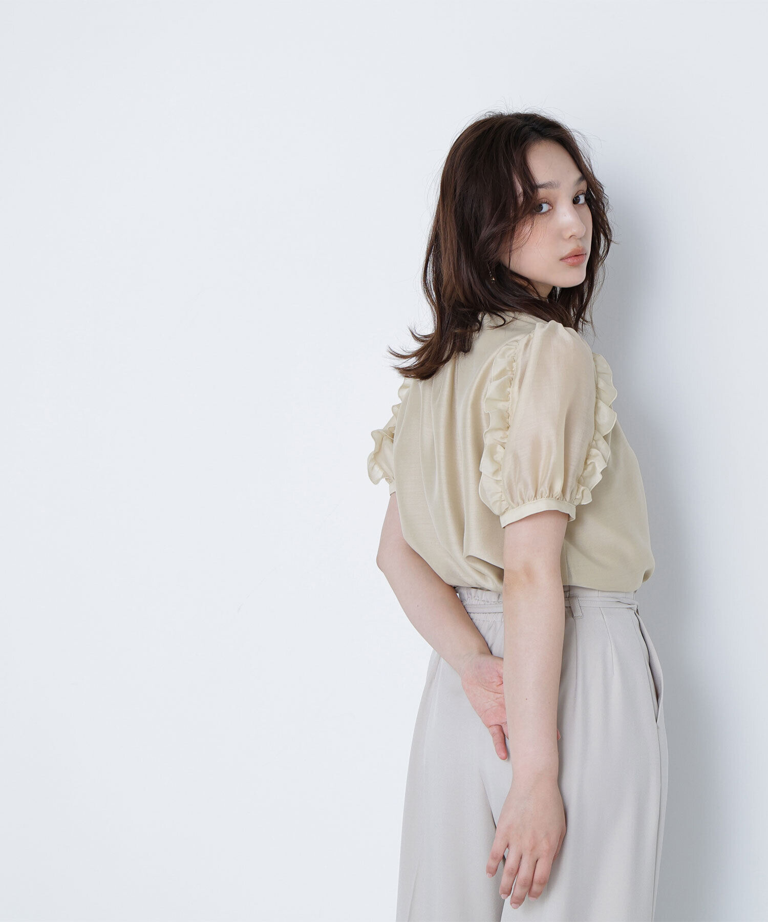  「シャーリングネックフリルブラウス」|シャツ・ブラウス|