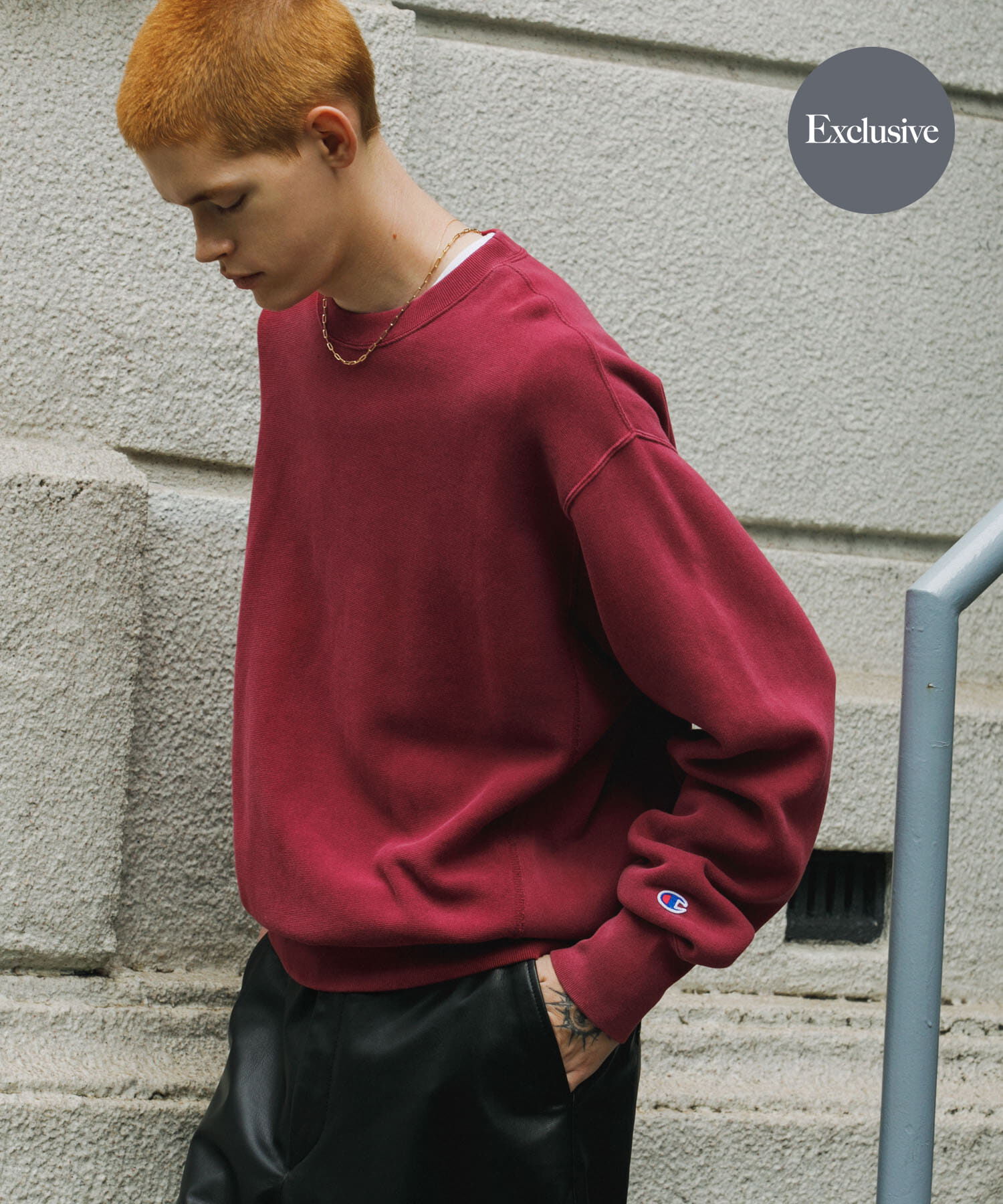 URBAN RESEARCH「『別注』CHAMPION&times;URBAN RESEARCH　SNOW POWDER WASH CREW-NECK」|スウェット・ジャージ|レッド