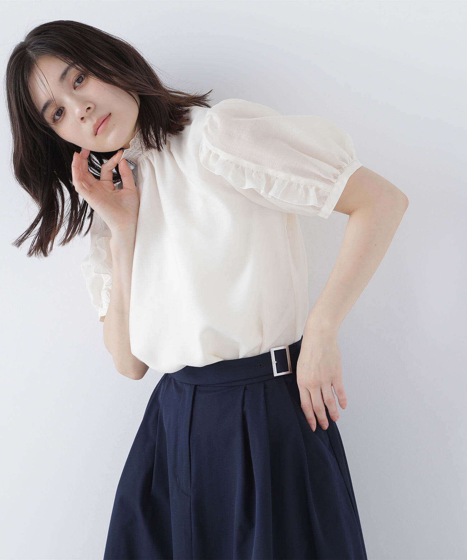  「シャーリングネックフリルブラウス」|シャツ・ブラウス|オフホワイト1