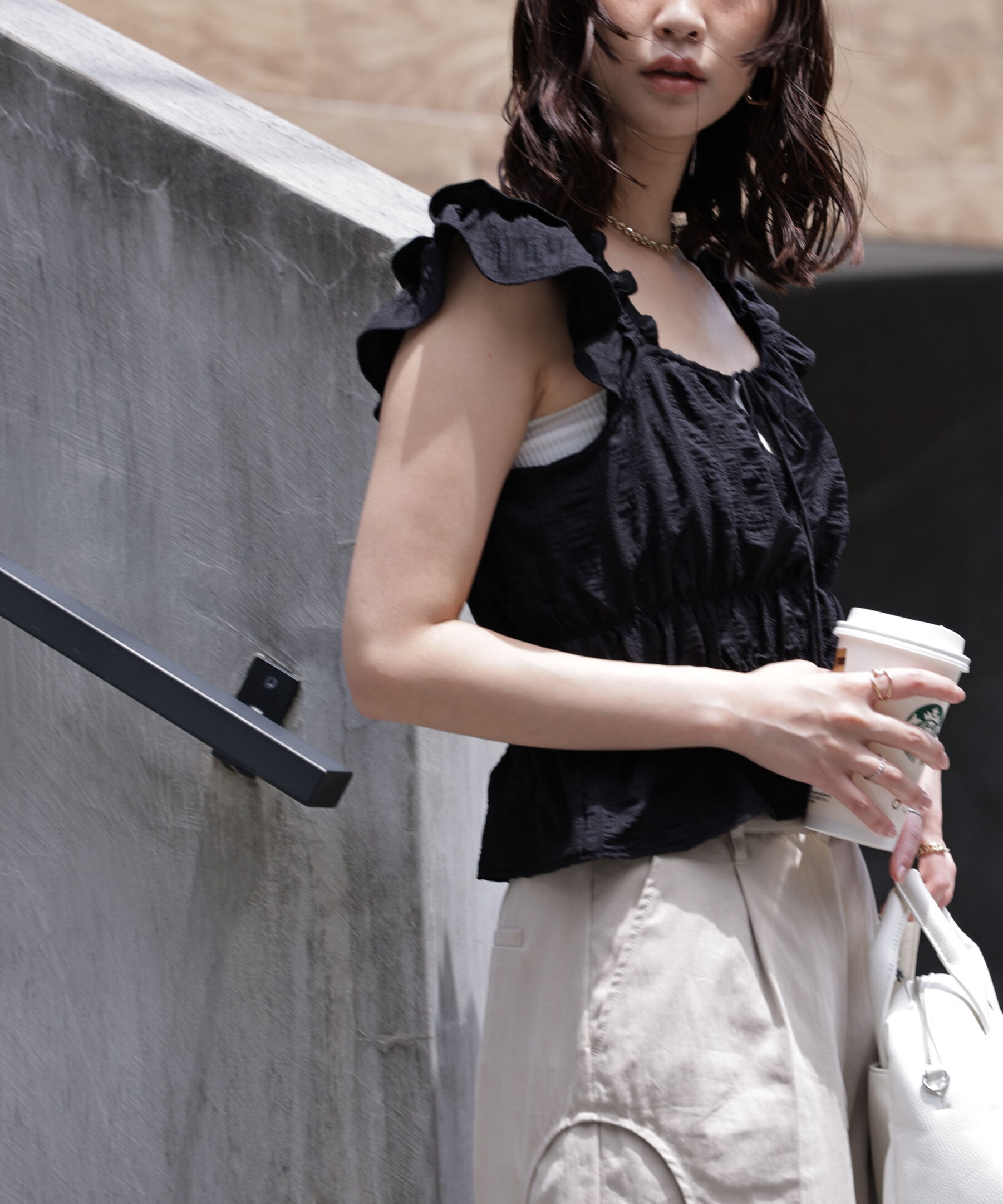  「前後2way肩フリルシャーリングペプラムブラウス」|シャツ・ブラウス|