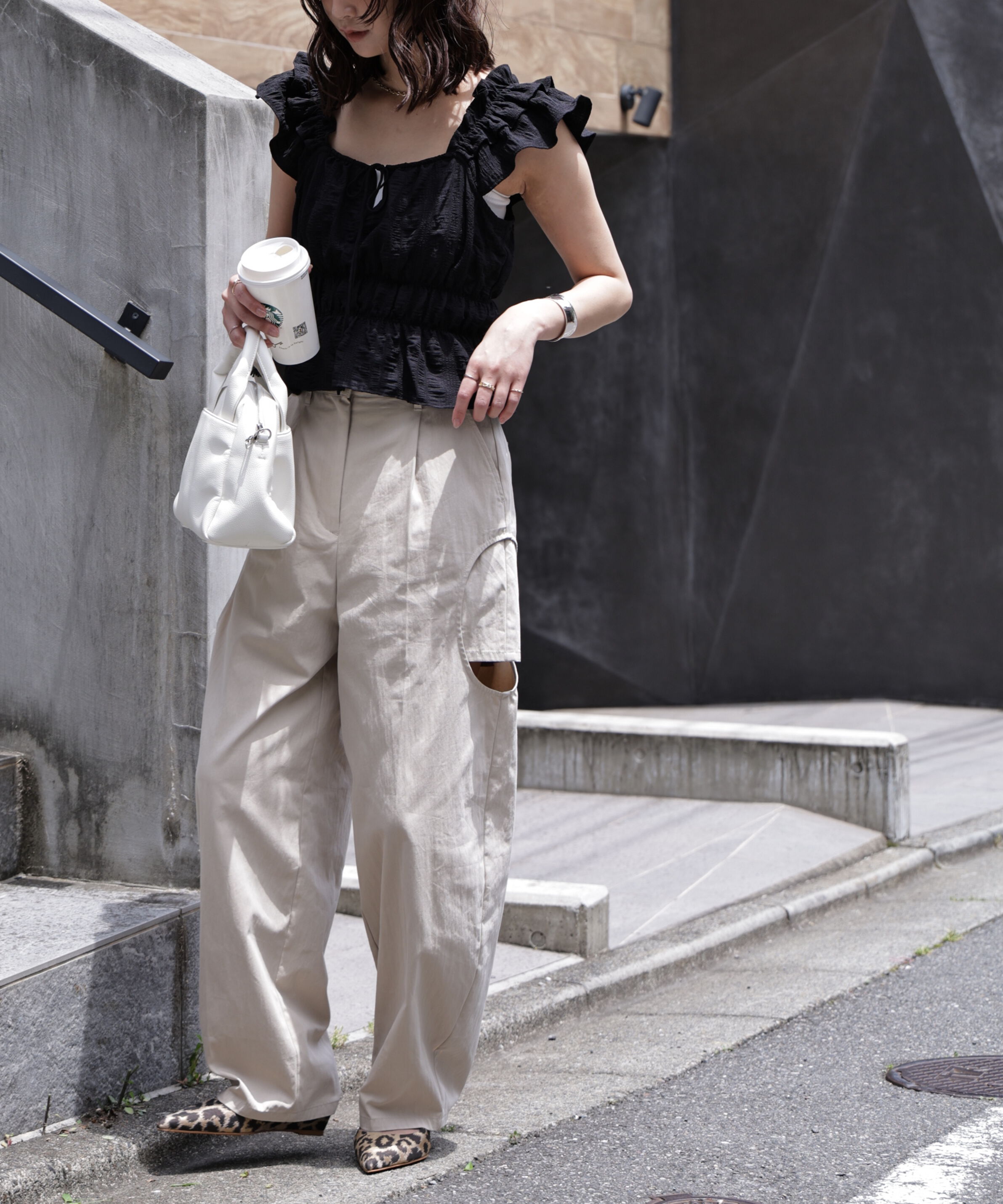  「前後2way肩フリルシャーリングペプラムブラウス」|シャツ・ブラウス|