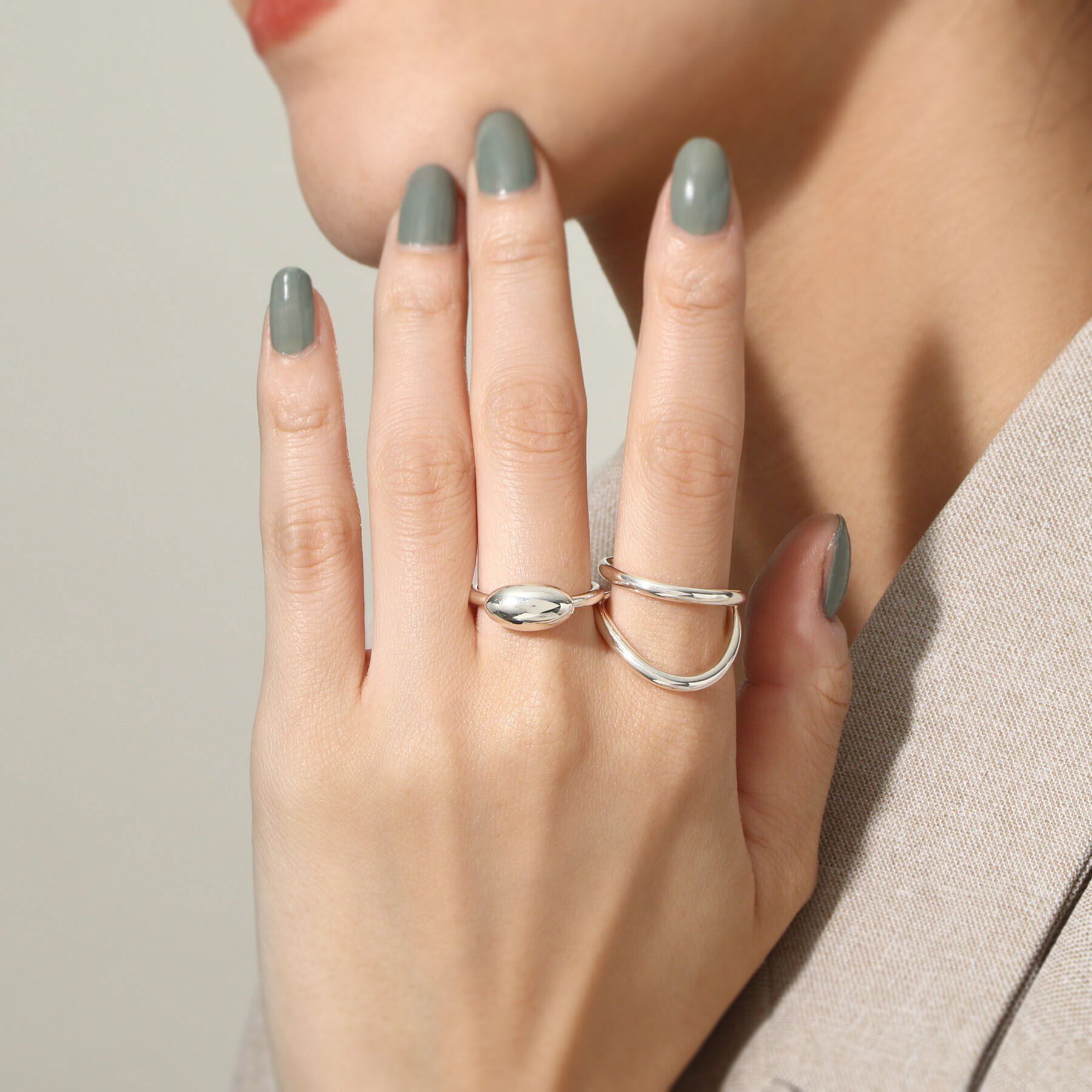 COCOSHNIK ONKITSCH「シルバー オーバルモチーフ スモールリング」|リング|