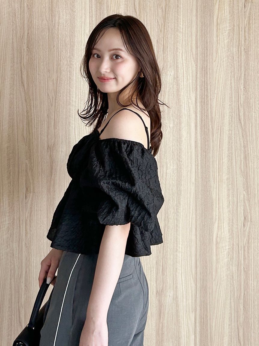 SNIDEL「オフショルフリルブラウス」|シャツ・ブラウス|