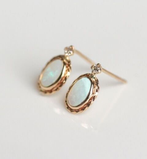  「ダイヤモンド / オーストラリア オパール ピアス | K10YG」|ピアス|