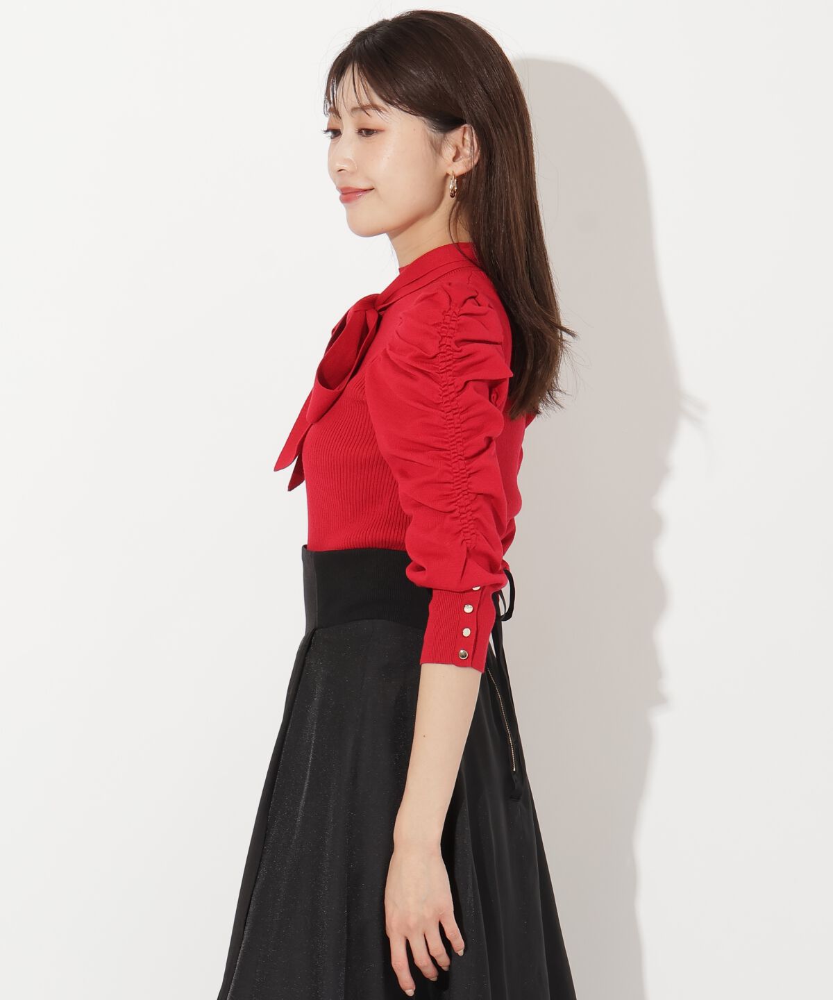 アンドクチュール「袖ギャザーボウタイ付きニットプルオーバー」|ニット・セーター|