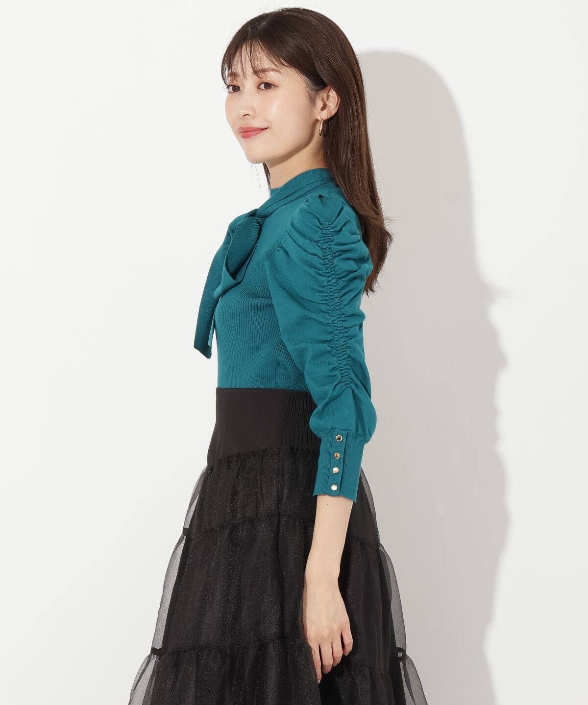 アンドクチュール「袖ギャザーボウタイ付きニットプルオーバー」|ニット・セーター|