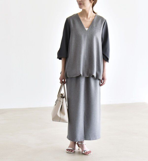 quaranciel「《予約》quaranciel:〈洗濯機可能〉Vネック ブラウス & Iライン スカート セットアップ」|ワンピース|