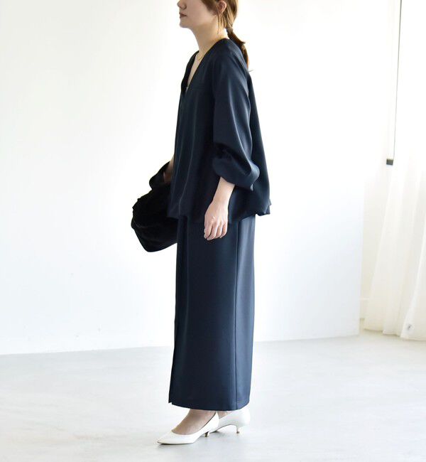 quaranciel「《予約》quaranciel:〈洗濯機可能〉Vネック ブラウス & Iライン スカート セットアップ」|ワンピース|